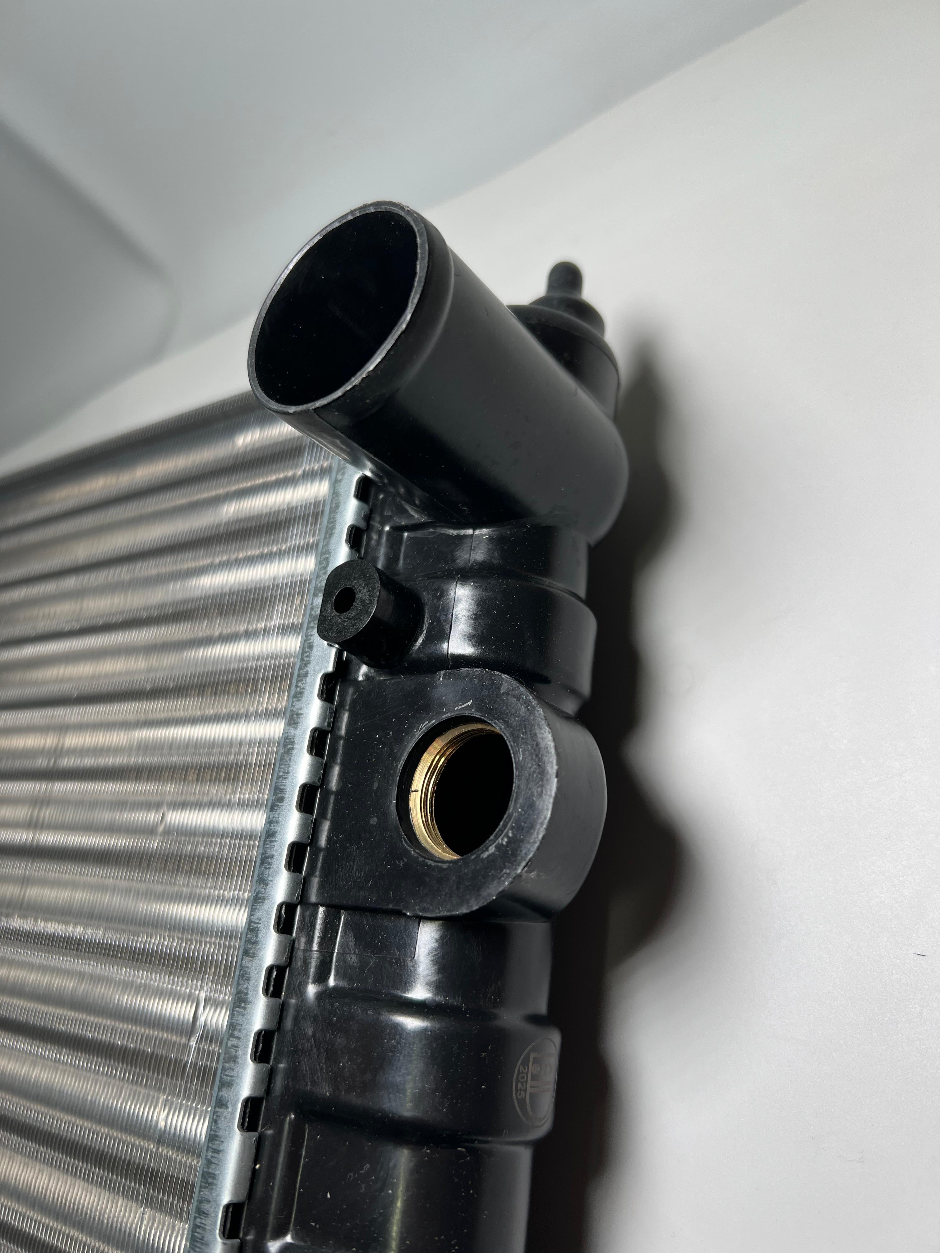 Wasserkühler mit Kunststoffkästen Golf II G60 mit 630mm Corrado und Golf 2 G60