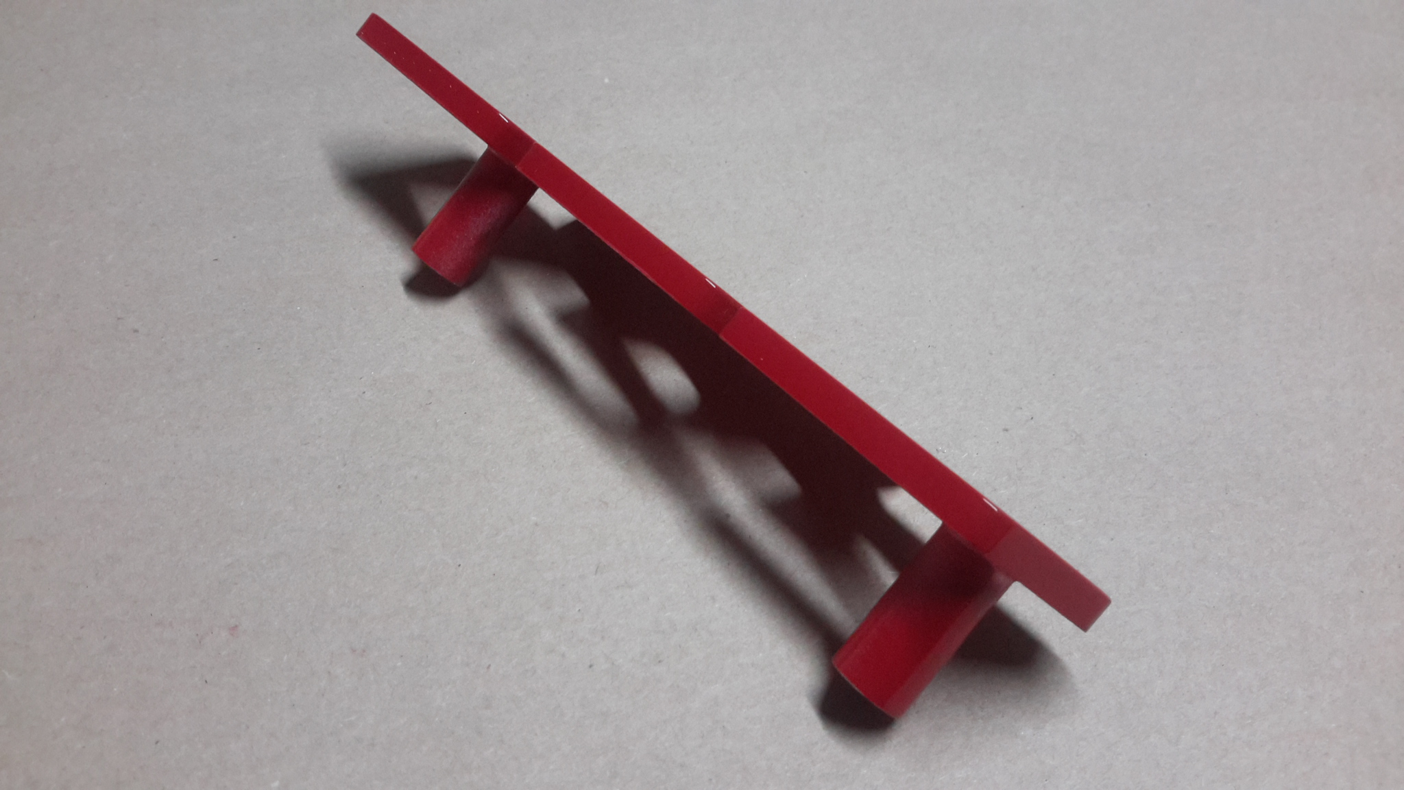 Emblem für den G60 Kühlergrill aus Aluminium mit Werbung (komplett rot)