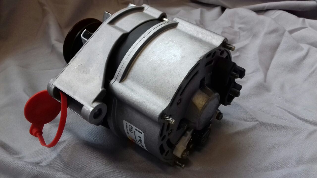 Generator für Polo G40 PY von Bosch ohne Tauschteil 65 A Original Nummer : 068 903 017 M