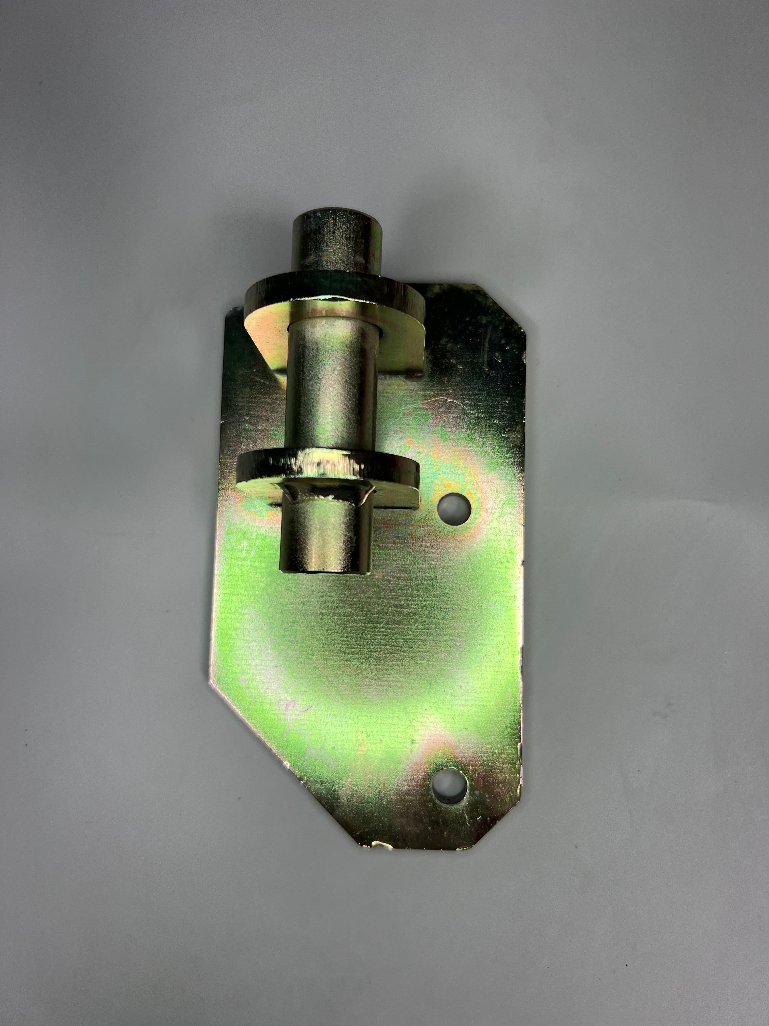 Generatorhalter Lichtmaschinenhalter für die 16VG60 Motoren in der Farbe schwarz