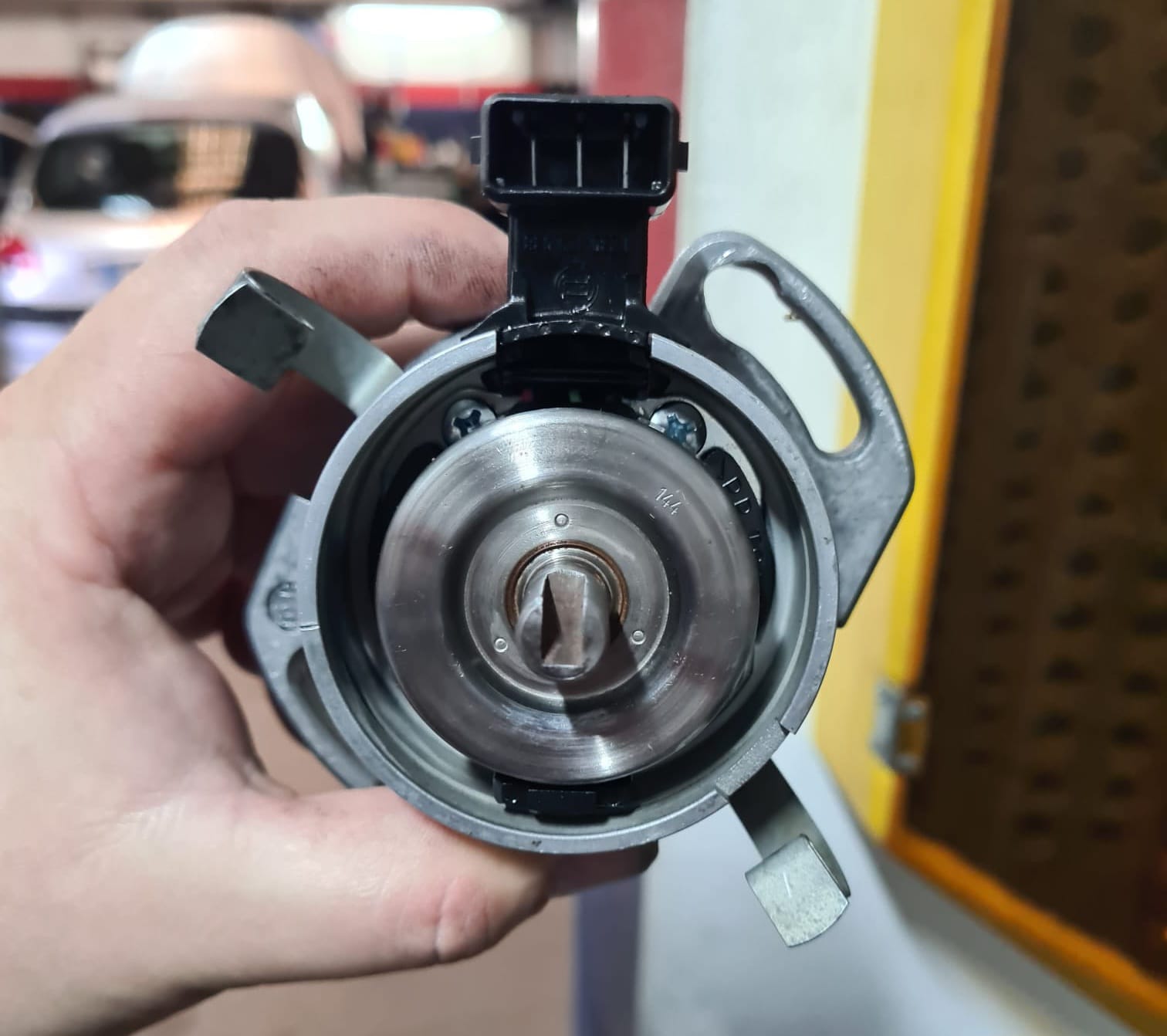 Zündverteiler Polo G40 PY Tauschteil 030 905 205T oder von Bosch 0237521048