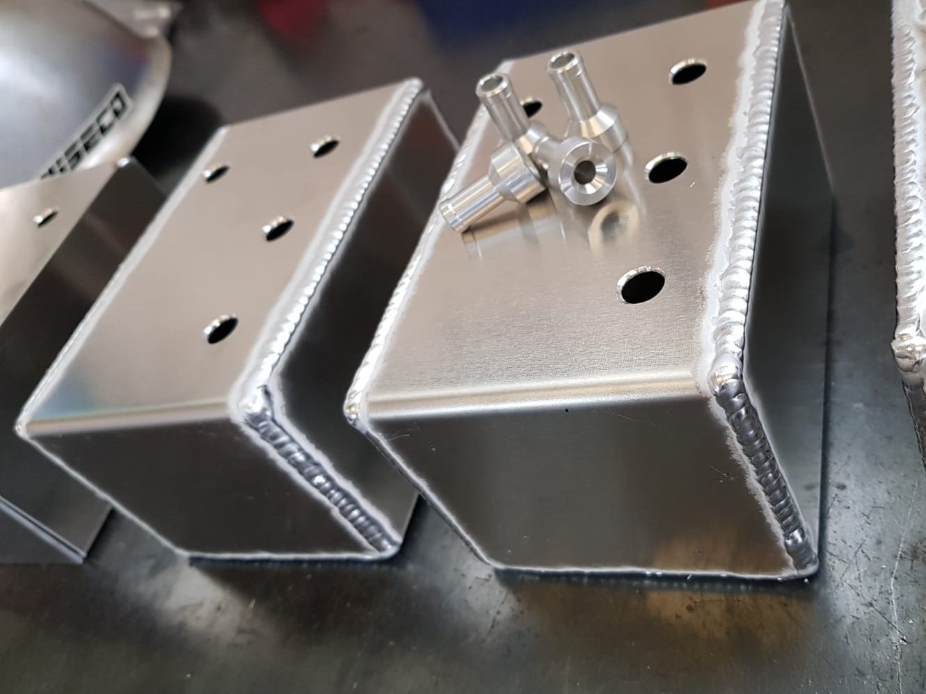 Doppelvergaser Kraftstoffpumpe Silver Top mit Catchtank