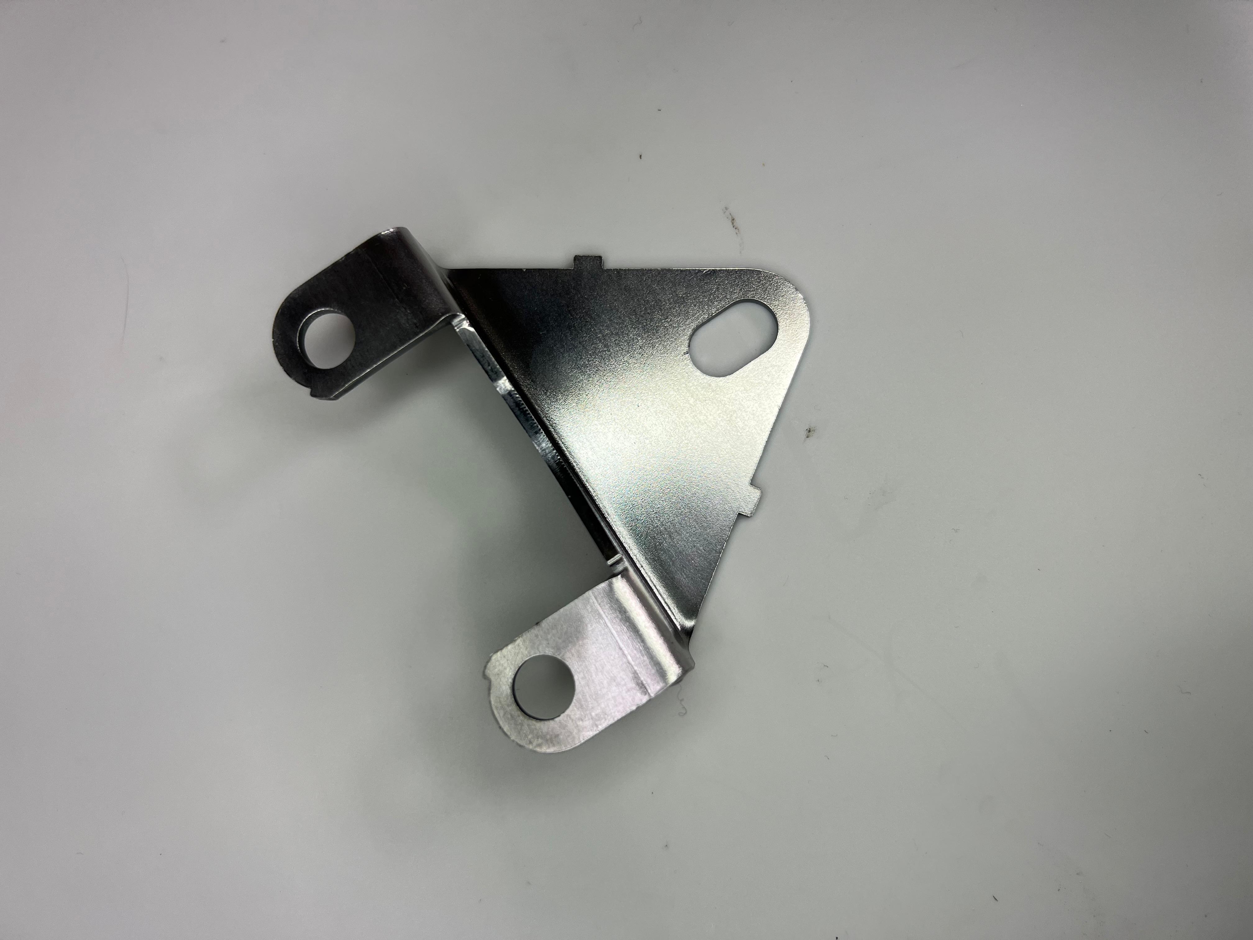 Stütze Halter am Benzindruckregler Kraftstoffdruckregler VW G60  Original Teilenummer : 037 133 337