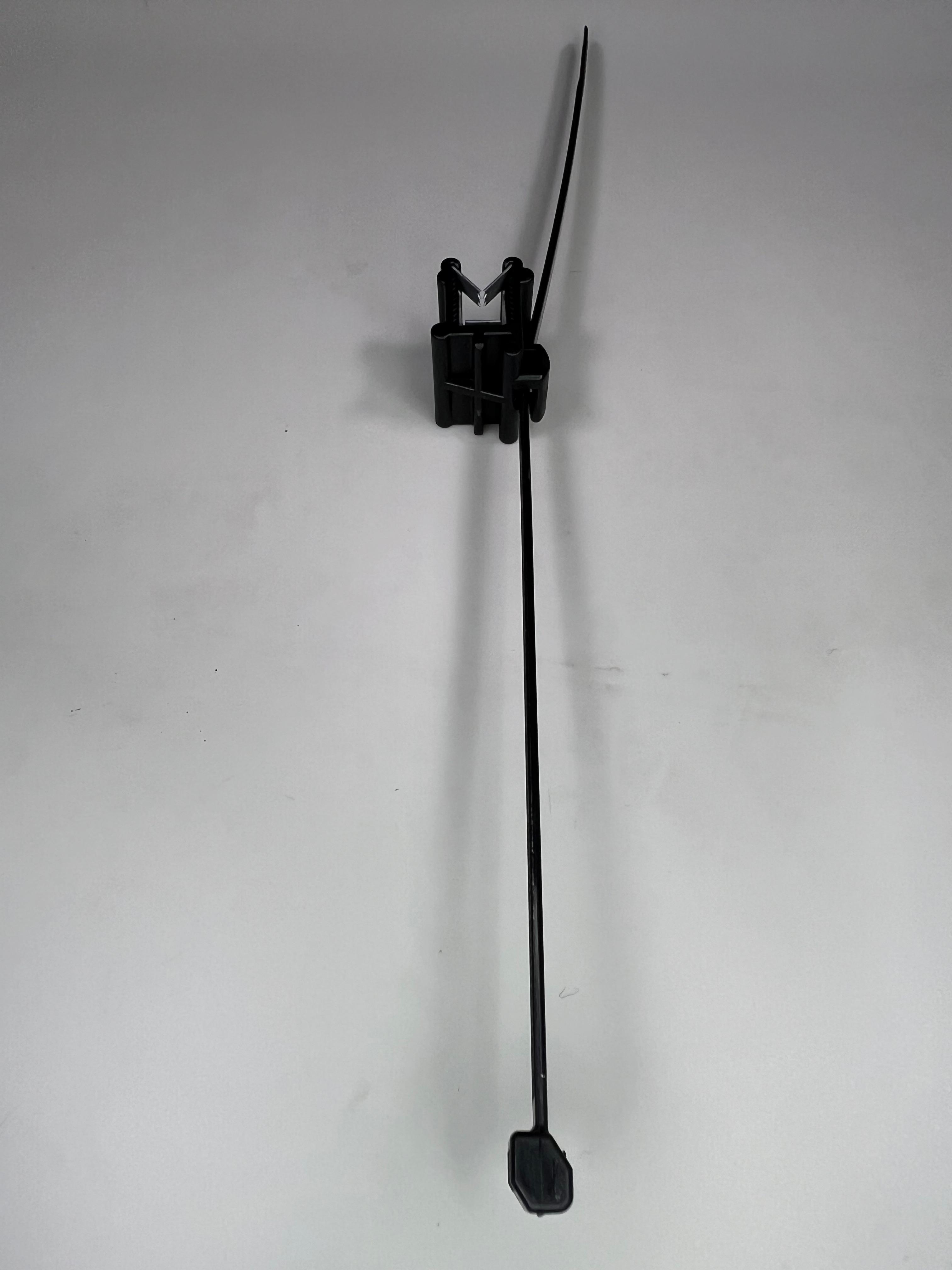 Kabelbinder mit Halteklammer für das Handbremsseil Polo 86c