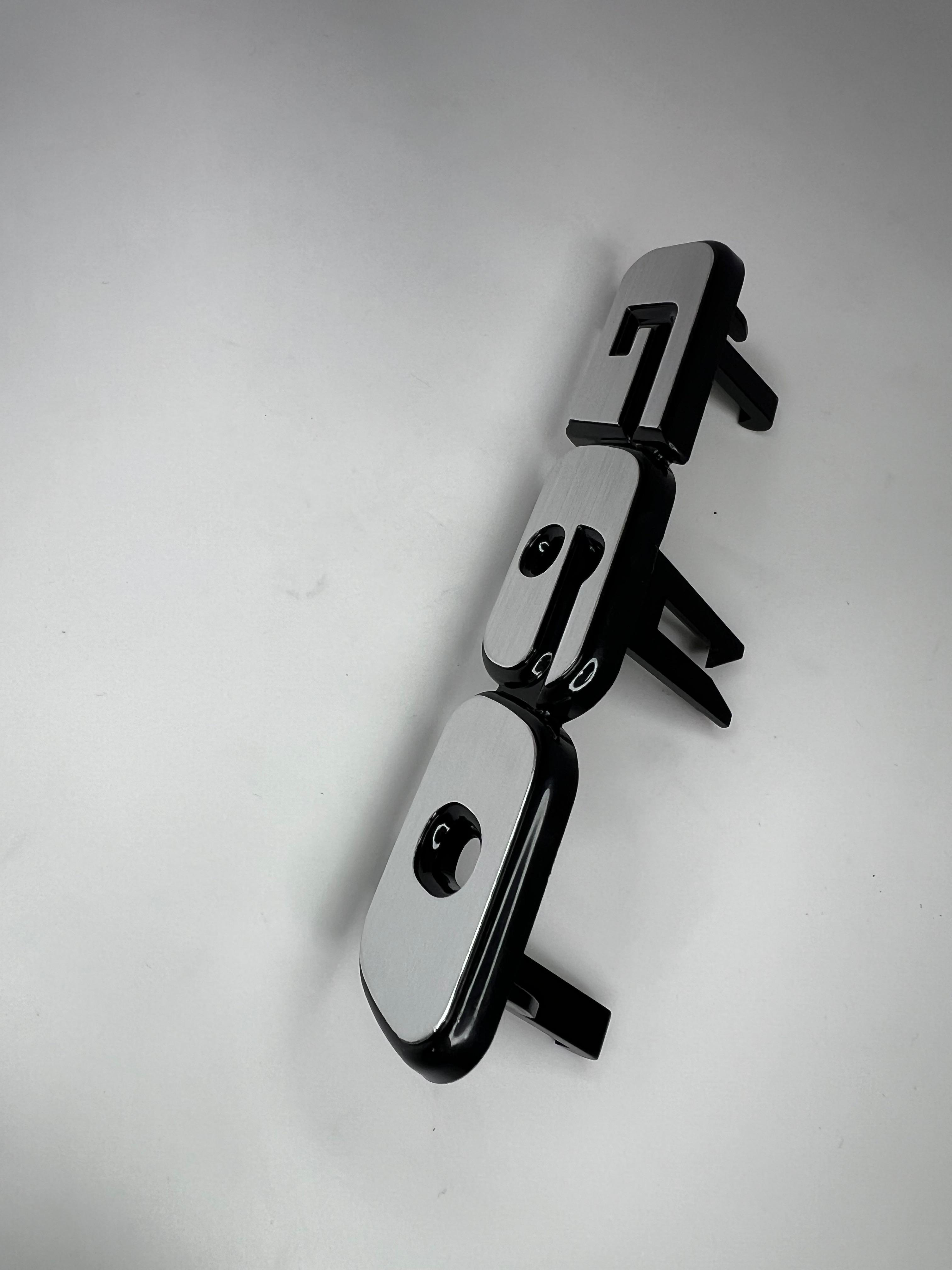 Emblem für den G60 Kühlergrill aus Kunststoff für Passat 35i Corrado Golf II 19E in der Farbe Chrome