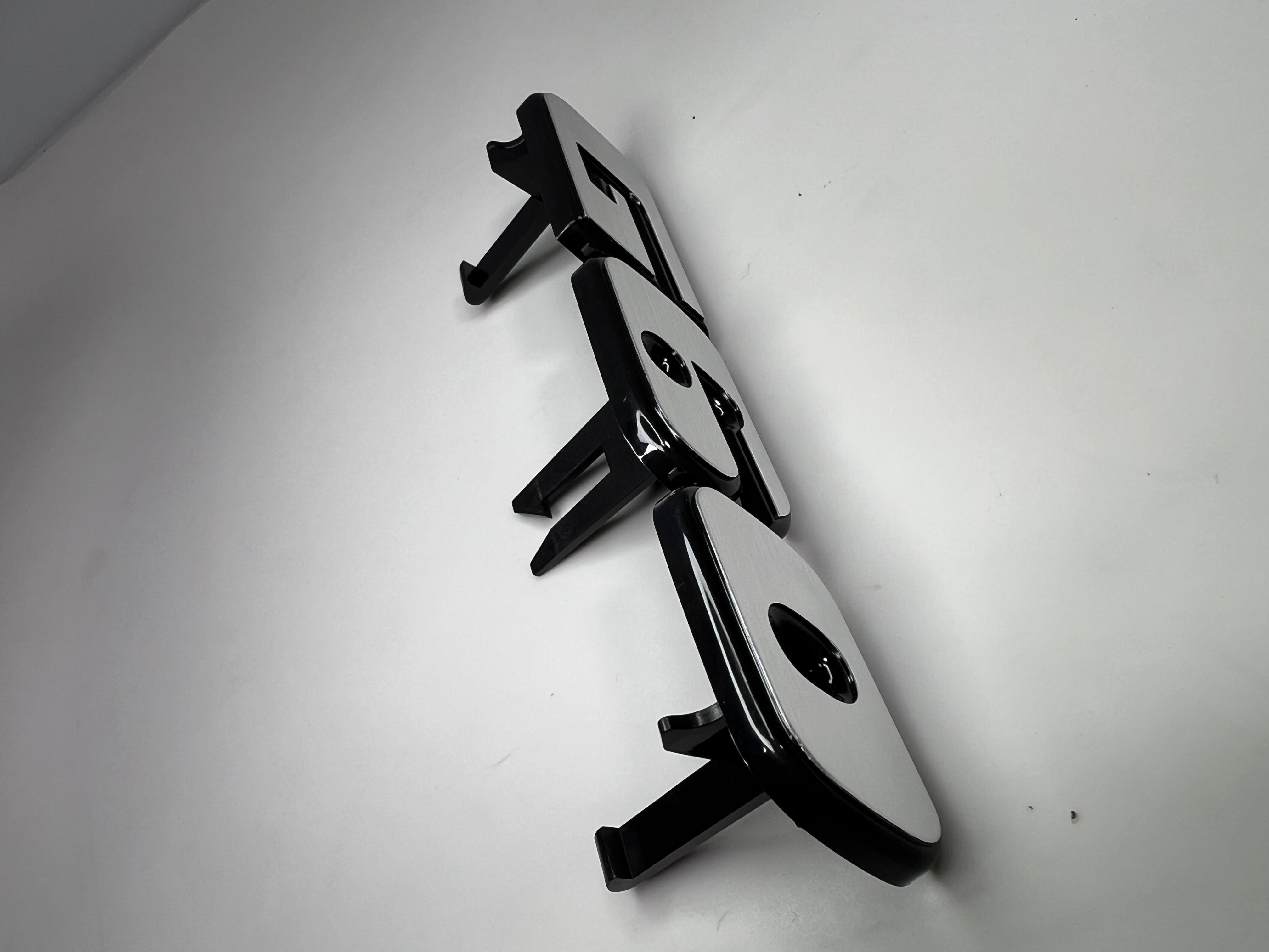 Emblem für den G60 Kühlergrill aus Kunststoff für Passat 35i Corrado Golf II 19E in der Farbe Chrome