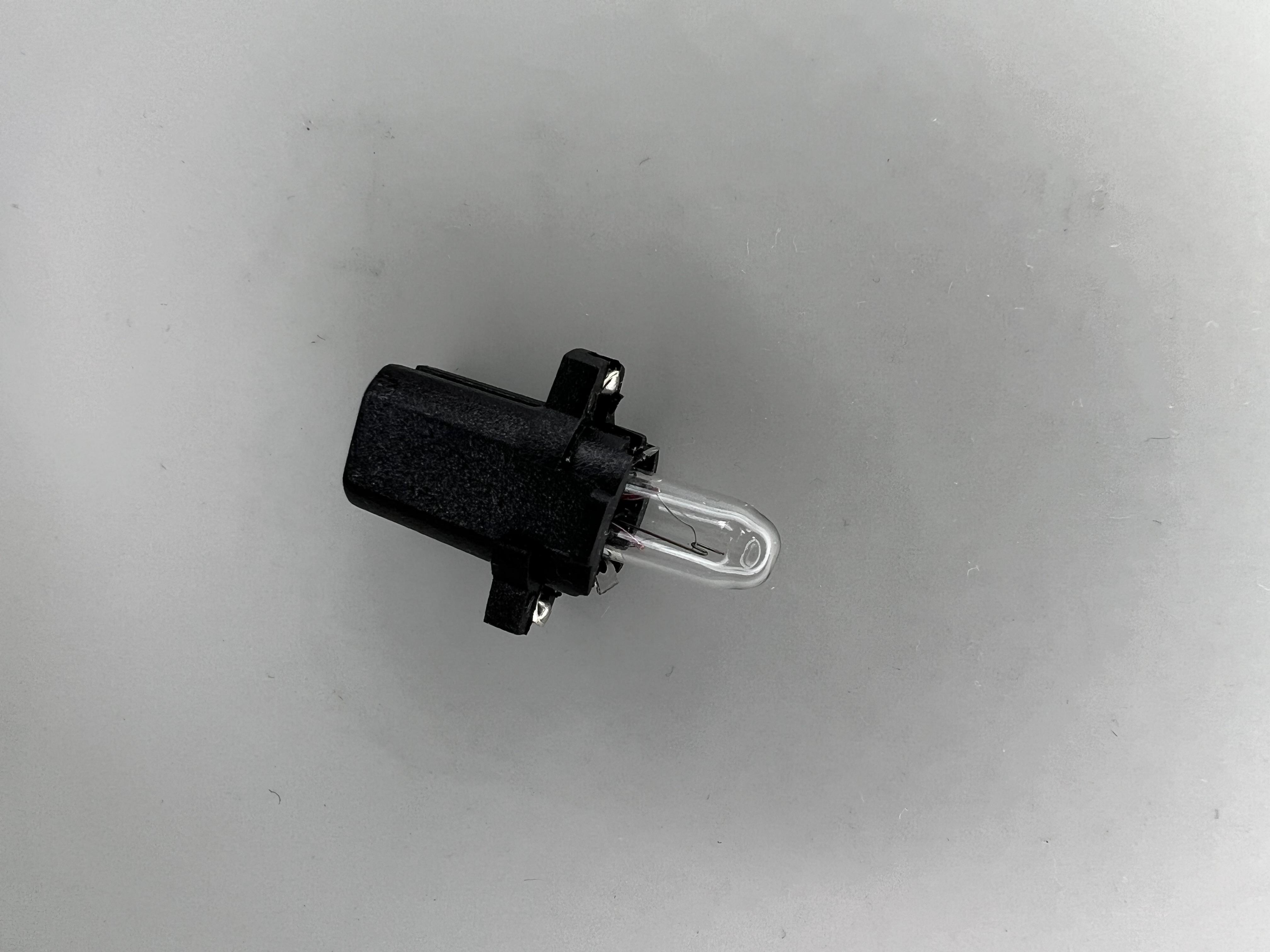 Beleuchtung Leuchtmittel Birne für das Kombiinstrument Polo Golf Corrado Spannung: 12V und 1,2W