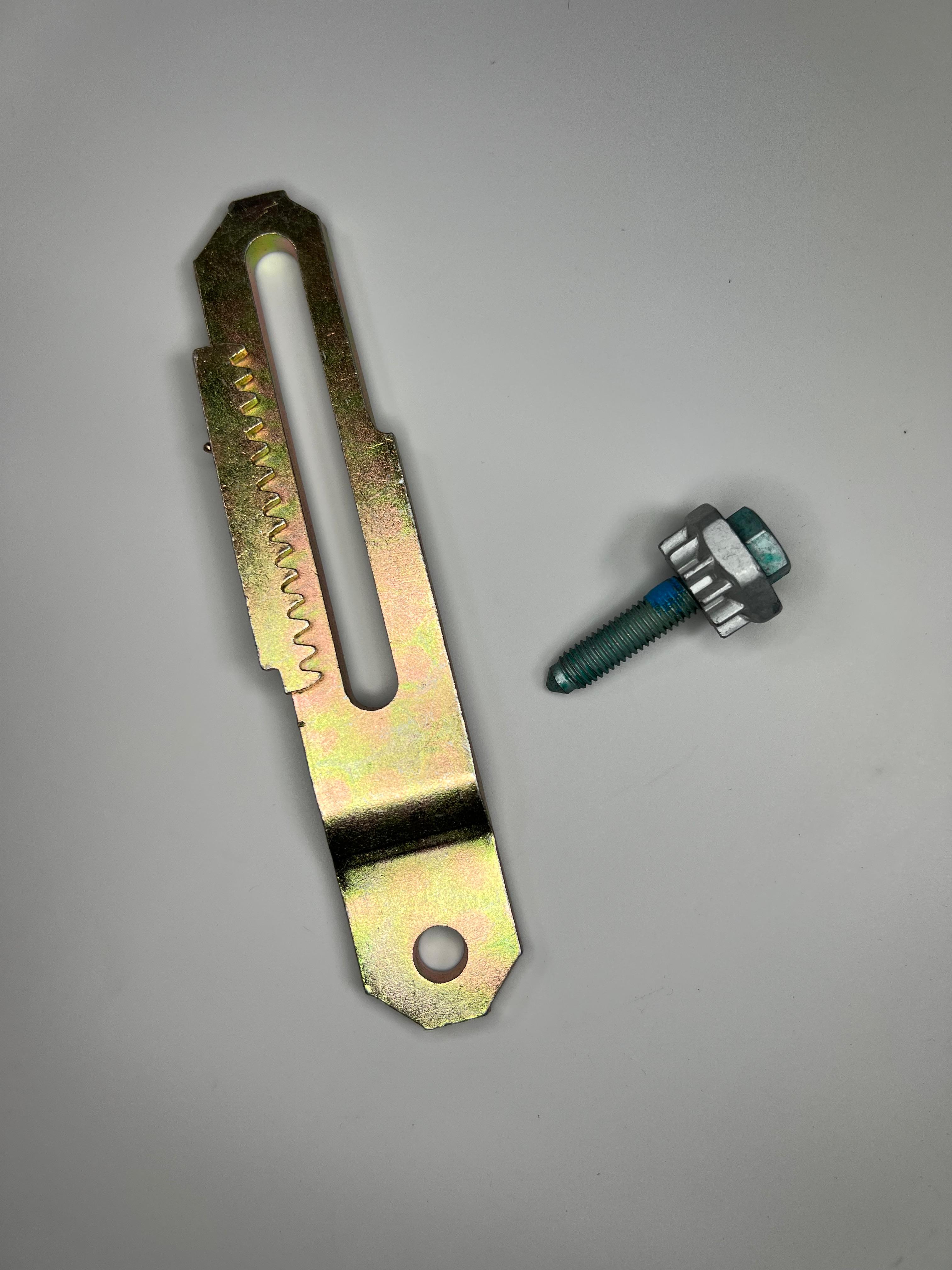 Lichtmaschinenhalter Generatorhalter Stütze Spannhebel Golf II mit verstellung original Teilenummer