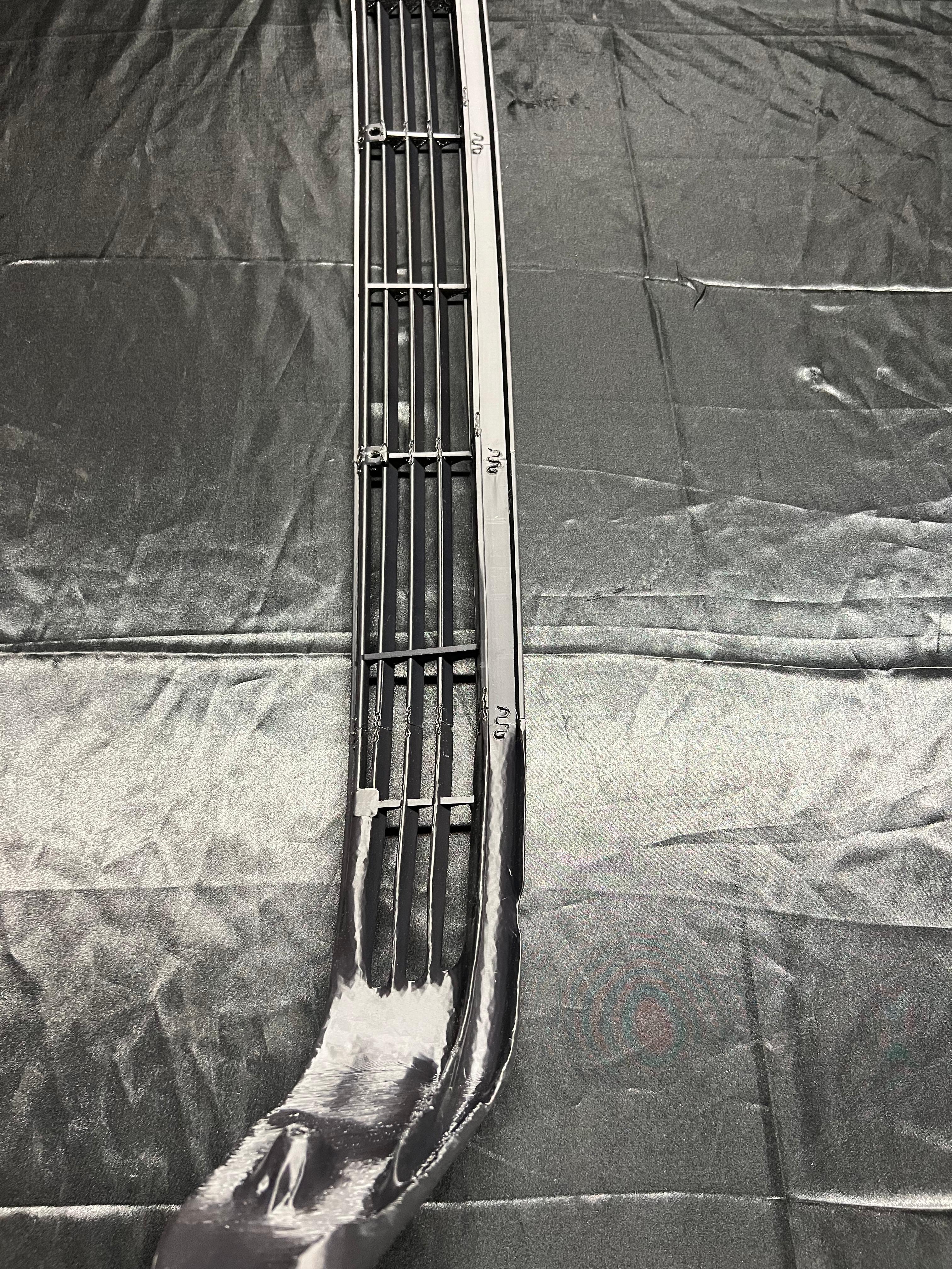 Polo II G40 original Frontspoiler als Nachbau mit Schrauben Nieten und Clips
