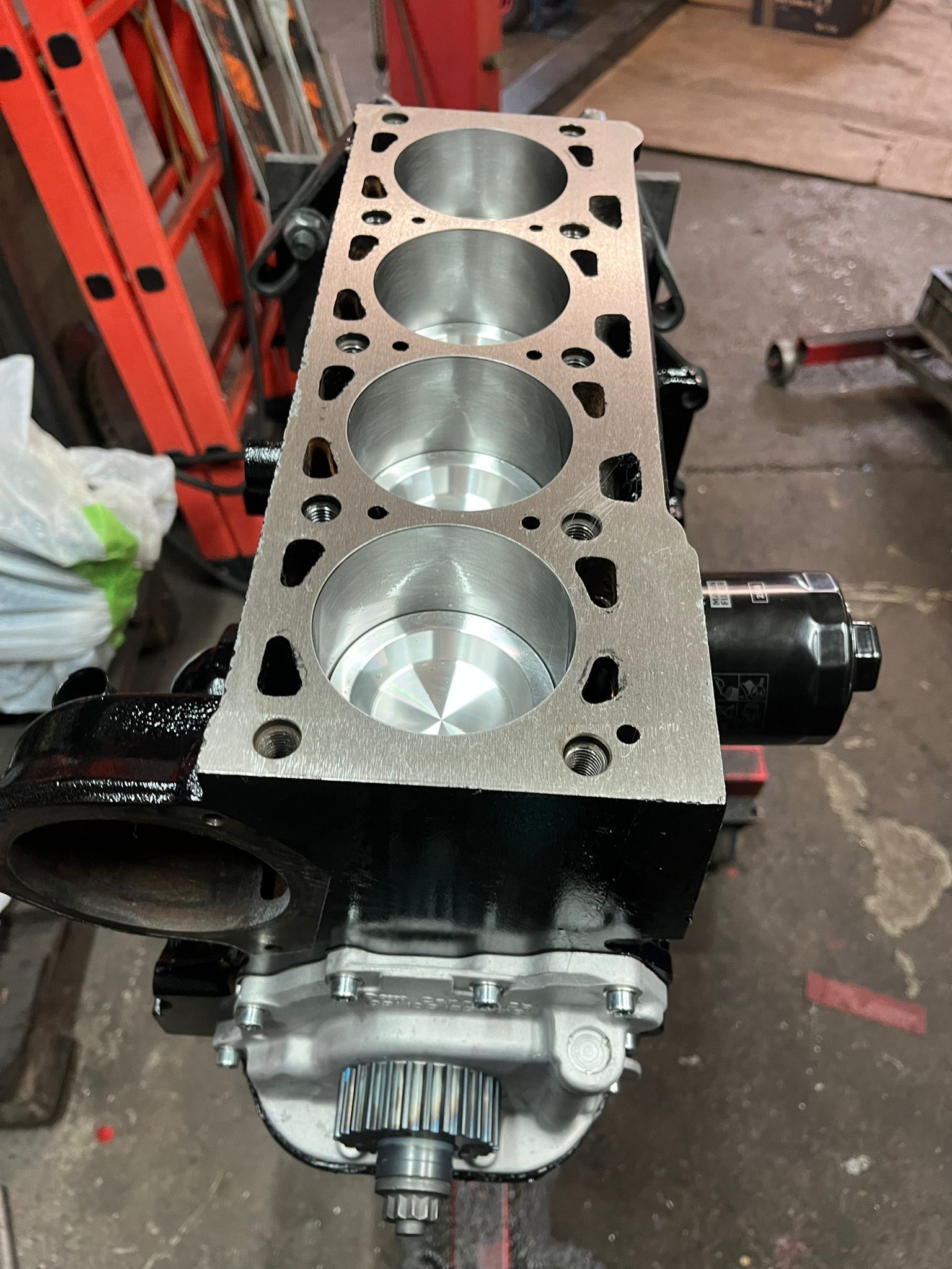 Polo G40 Tauschmotorblock mit neuen Kolben PY ohne Zylinderkopf