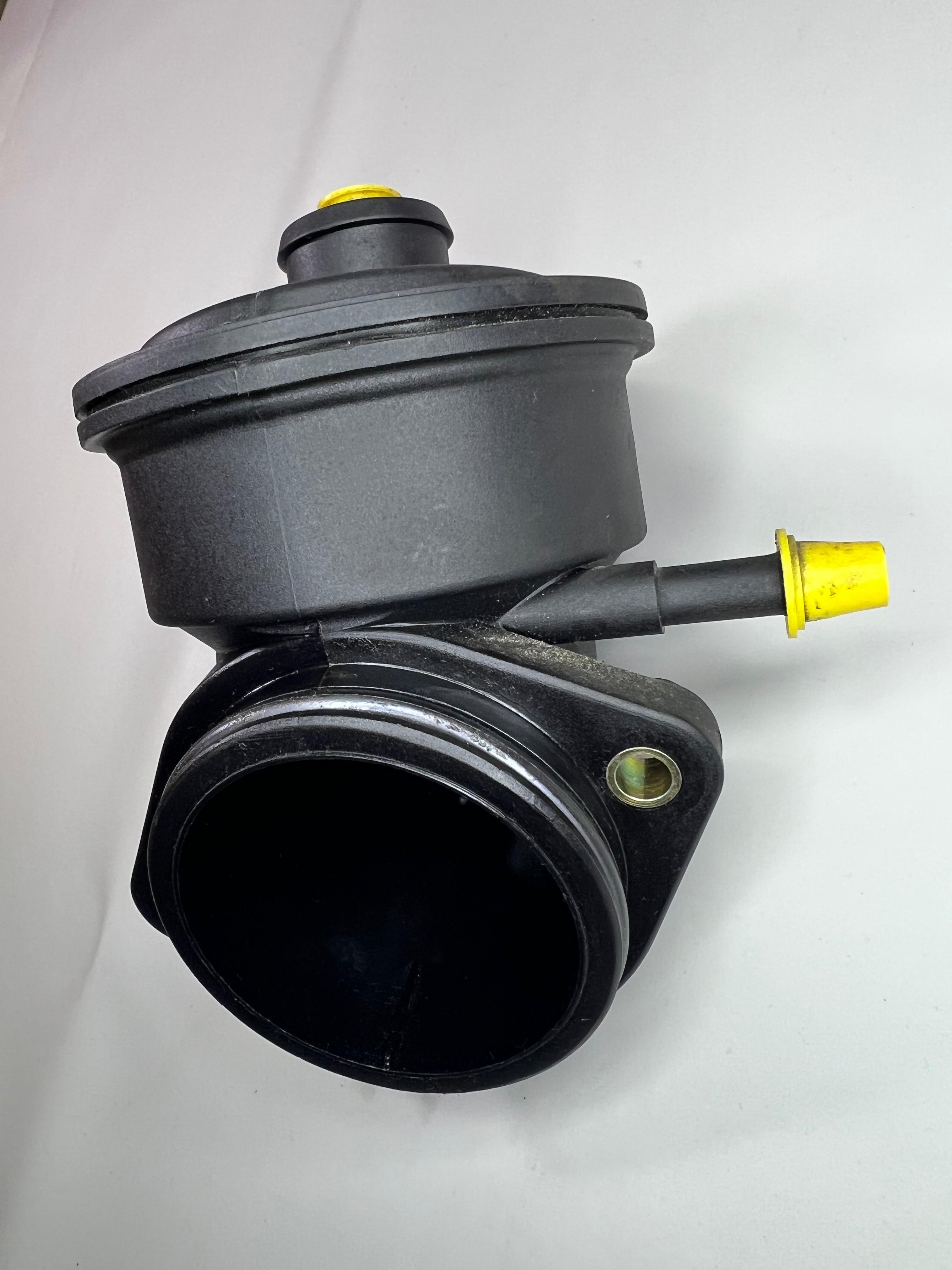 Ölabscheider für Golf 3 Polo 2 Diesel Polo 6N mit der Original Teilenummer : 030 103 495 D