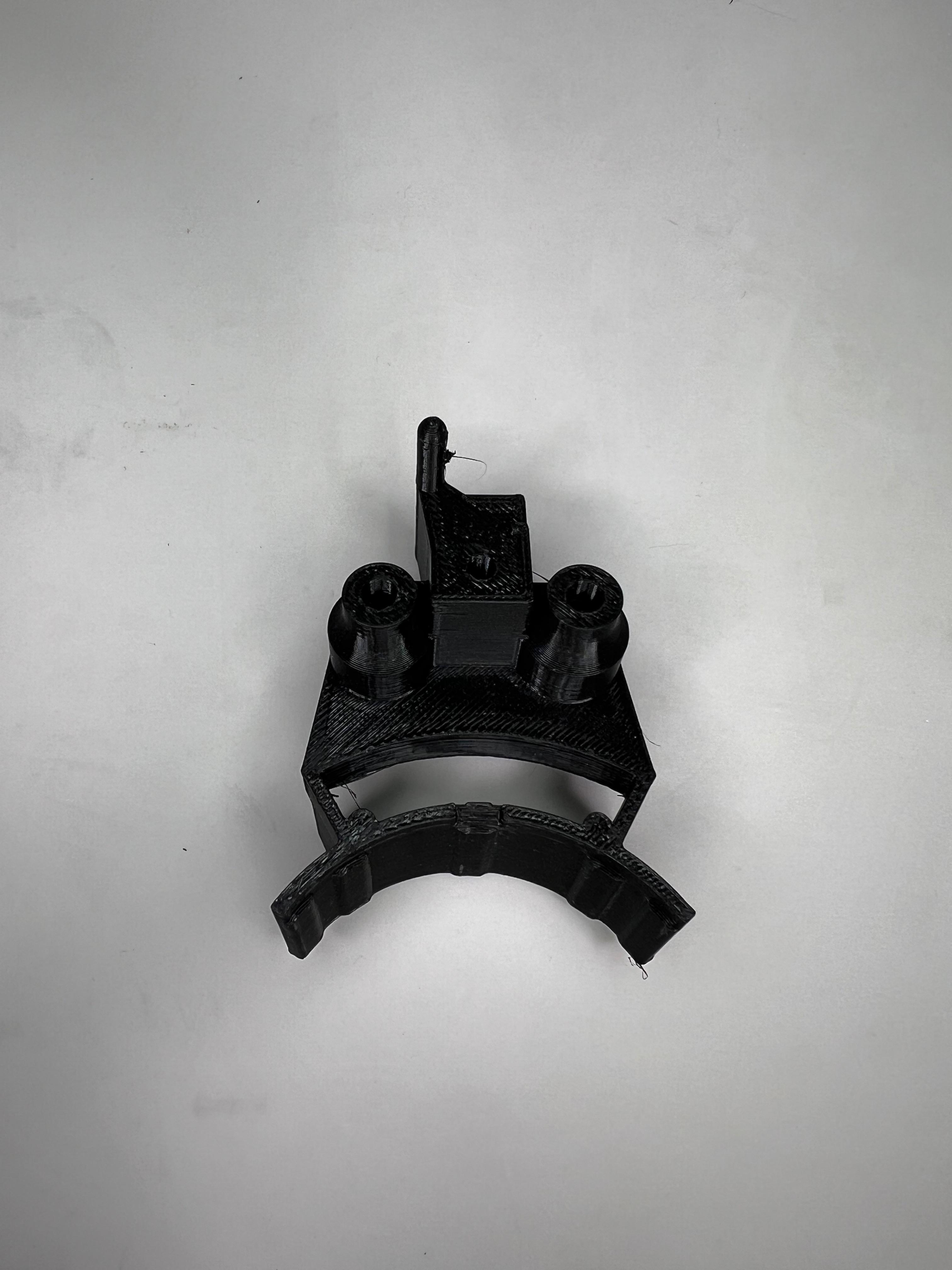 Halter am Lüftergebläse Elektrmotor aus Kunststoff  Teilenummer :  023330N