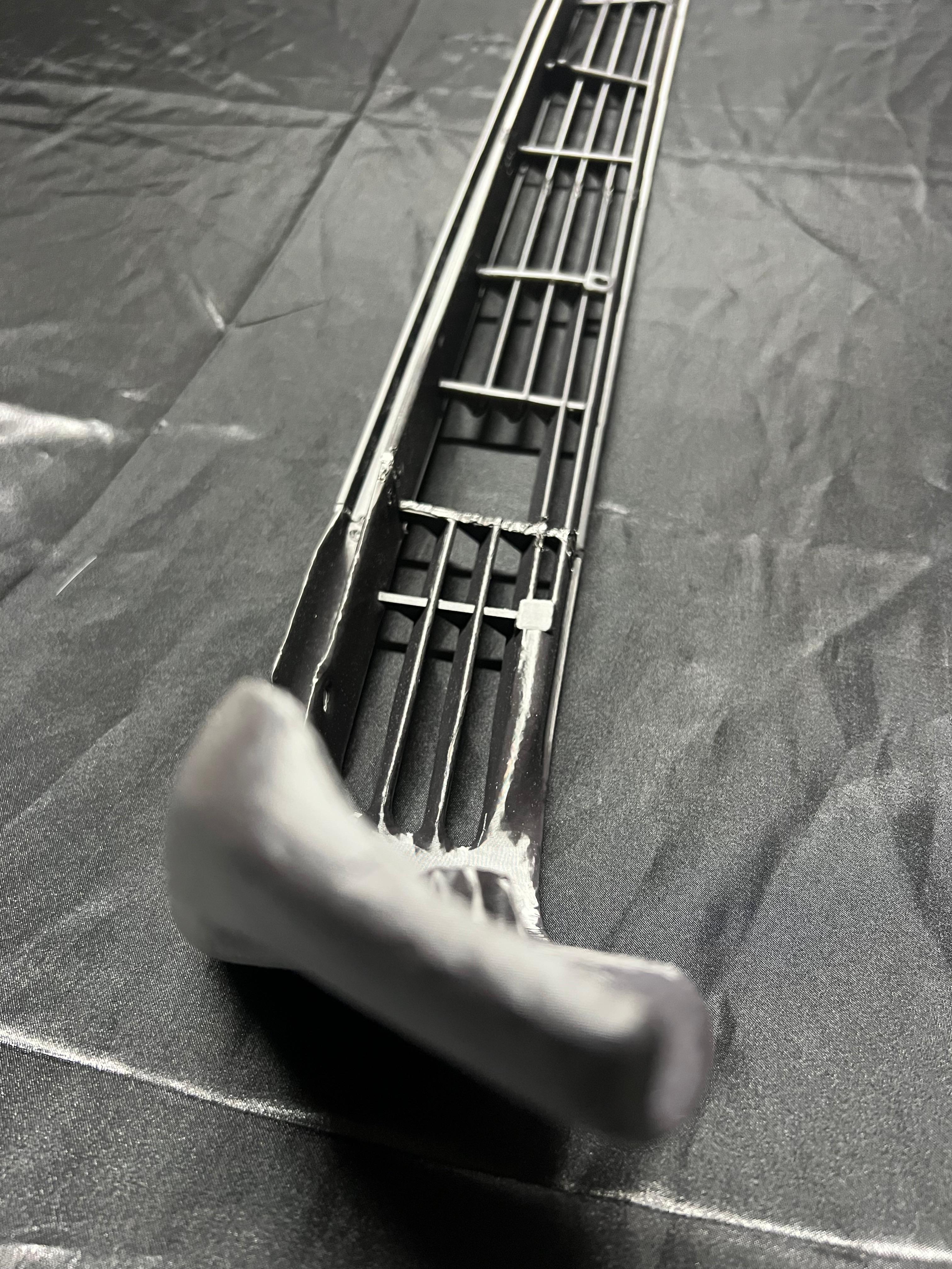 Polo II G40 original Frontspoiler als Nachbau mit Schrauben Nieten und Clips