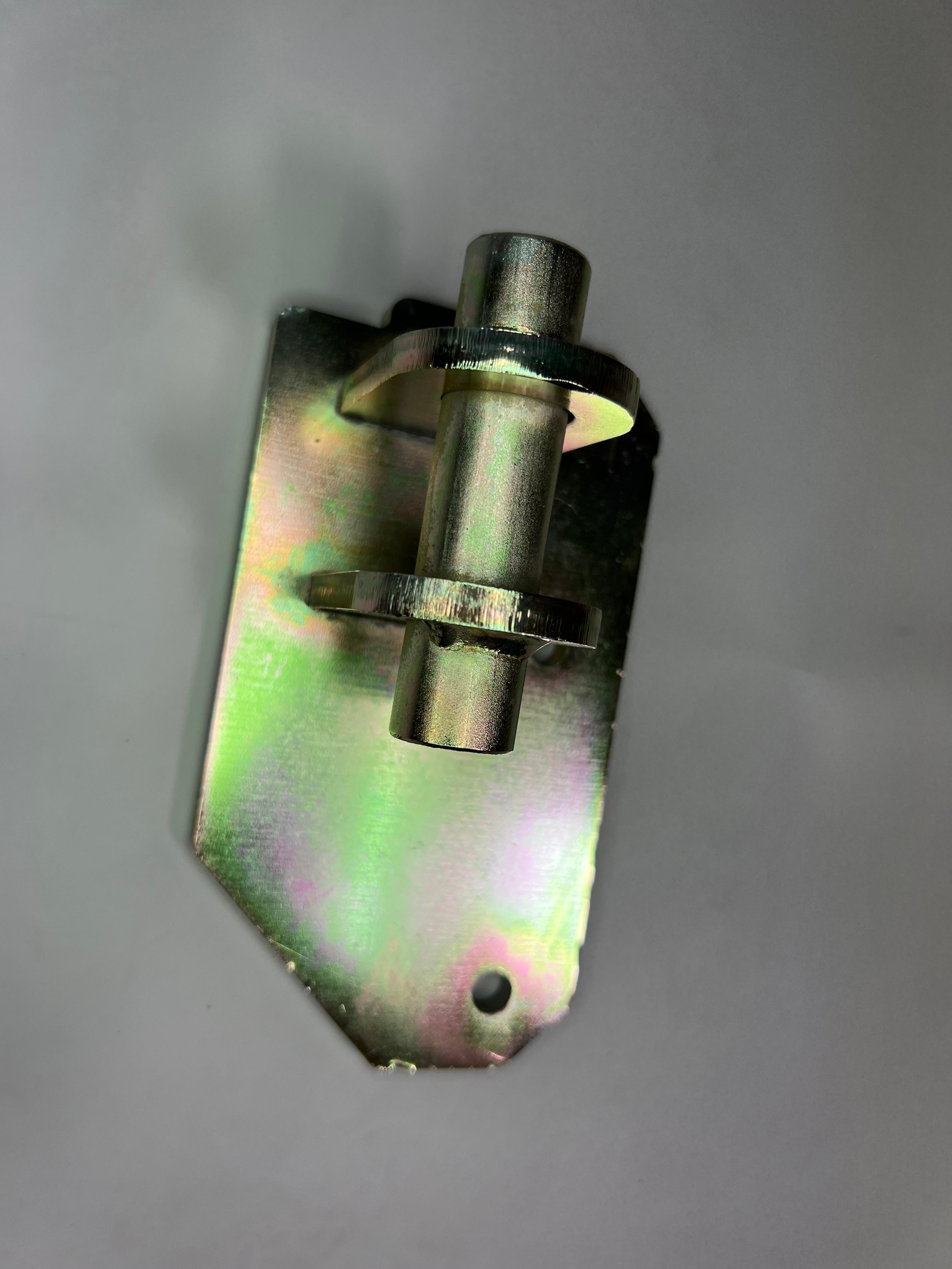 Generatorhalter Lichtmaschinenhalter für die 16VG60 Motoren in der Farbe schwarz