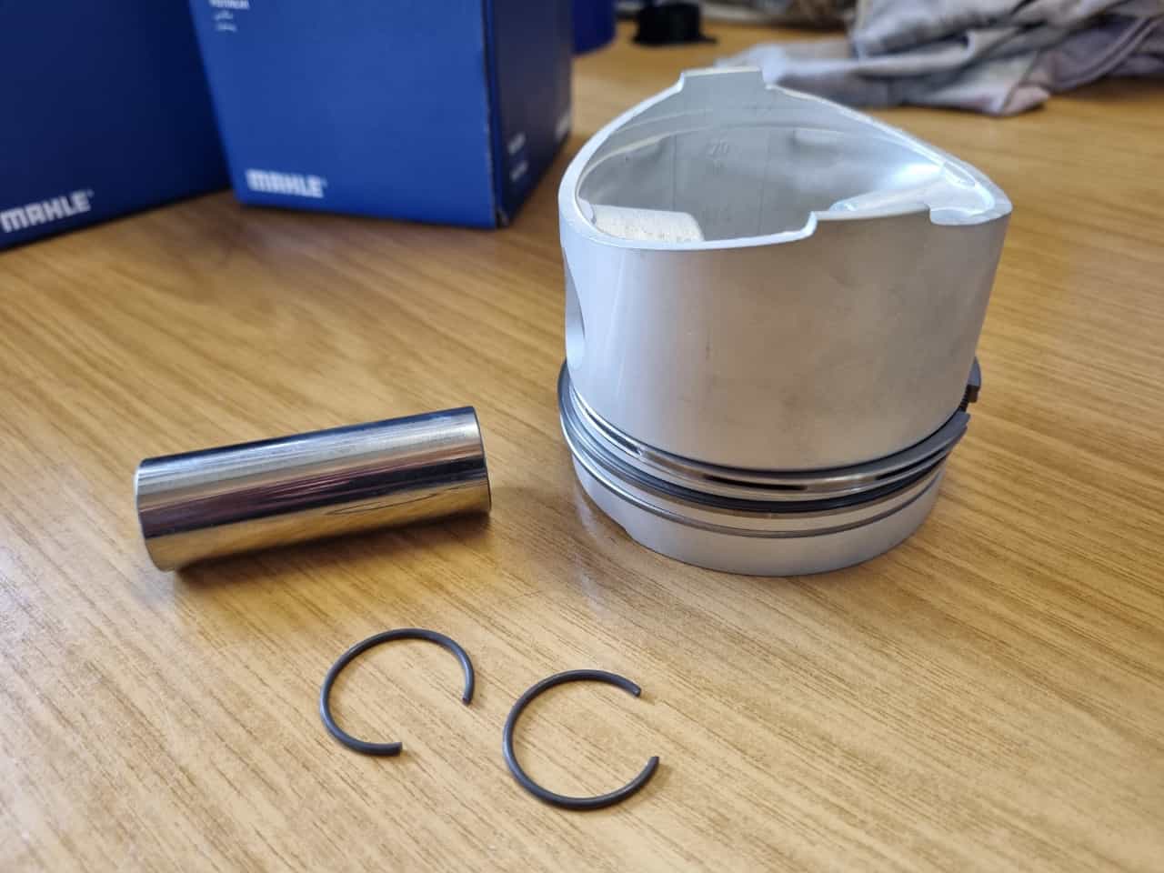 Kolben von Mahle für 1,6L EG Motor mit Verdichtungserhöhung