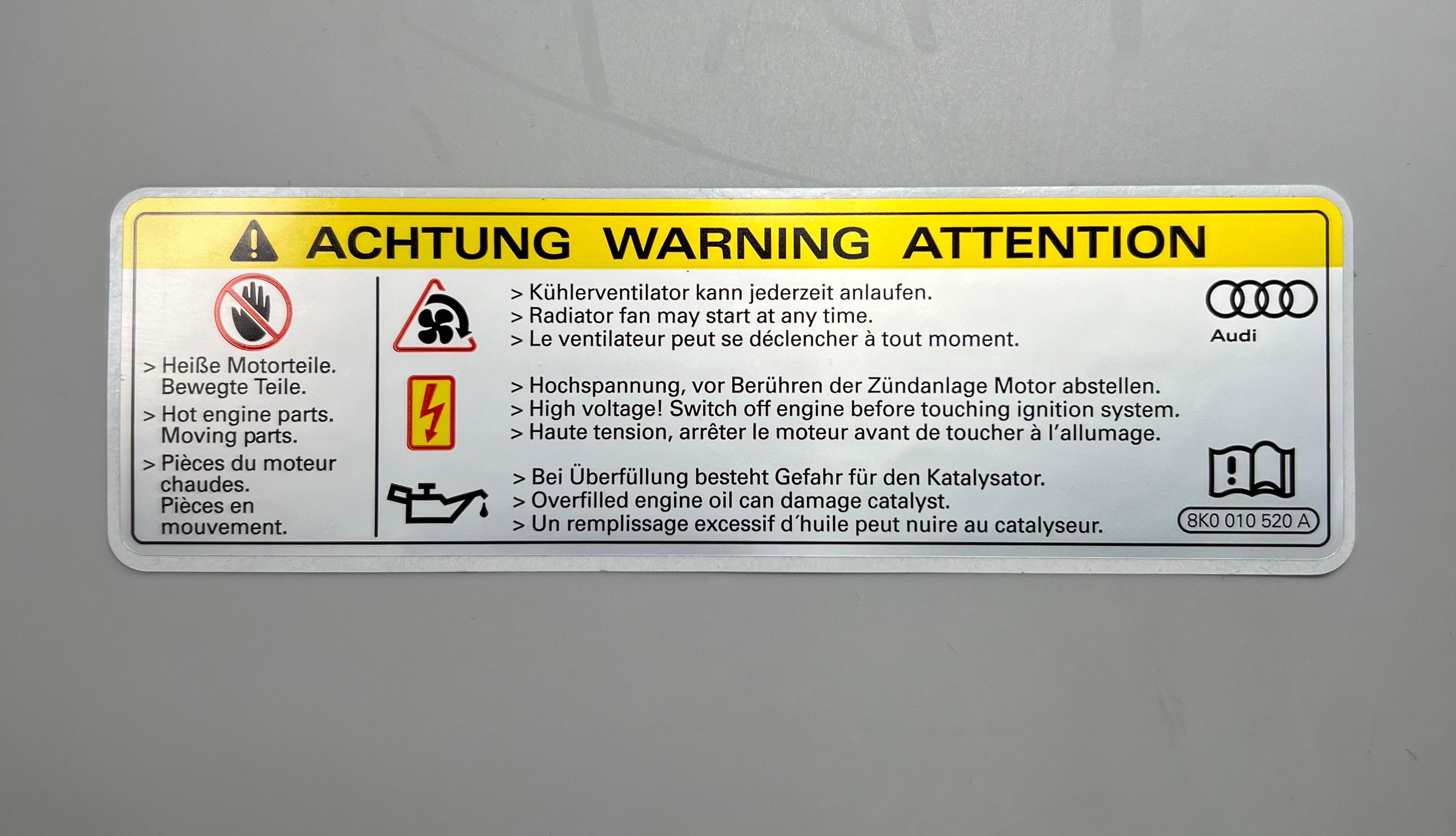 Aufkleber Achtung Warnung Kühlerventilator , Hochspannung und Öl Überfüllung
