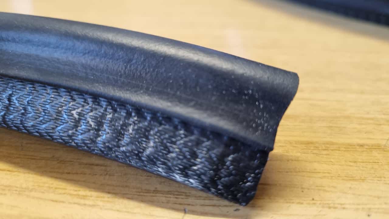 Dichtung für die Fahrer oder Beifahrertür Polo 86C