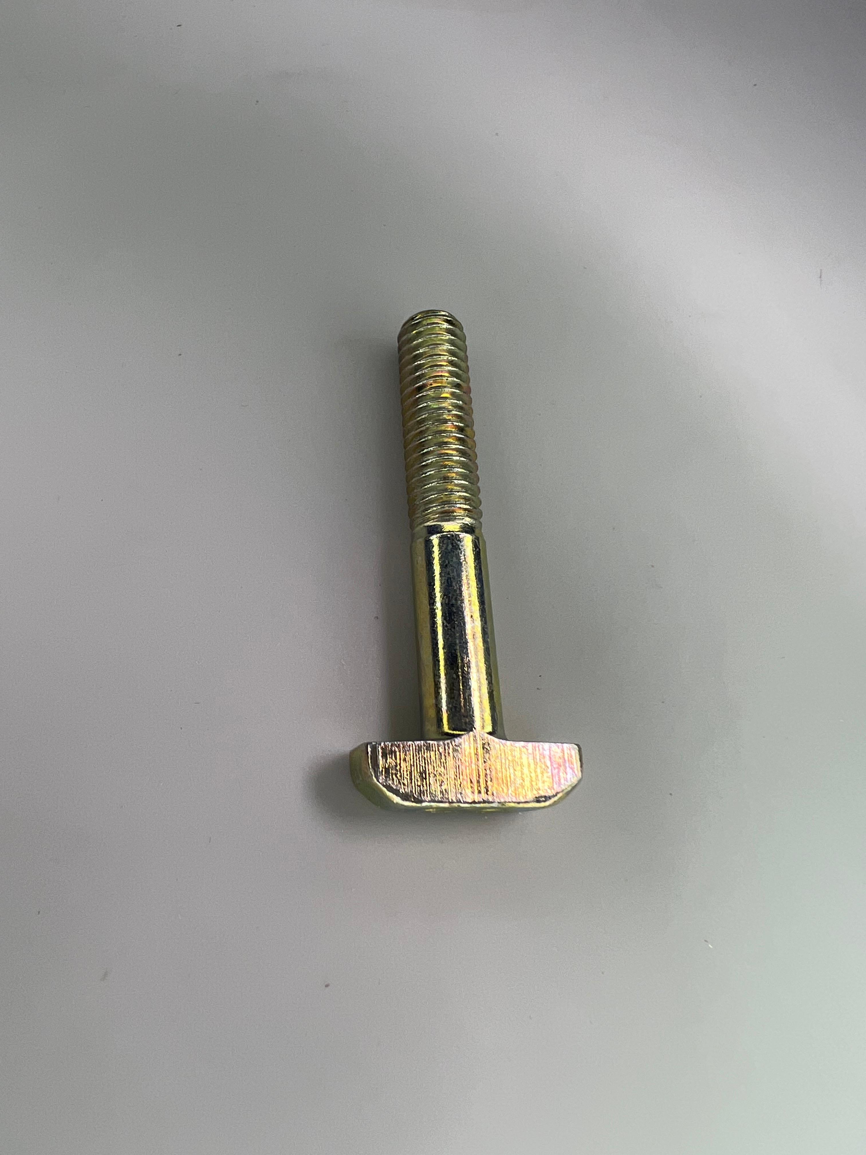 Hammerschraube M 6x35 für G60 zwischen Zahnriemenschutzunterteil und Wasserpumpe