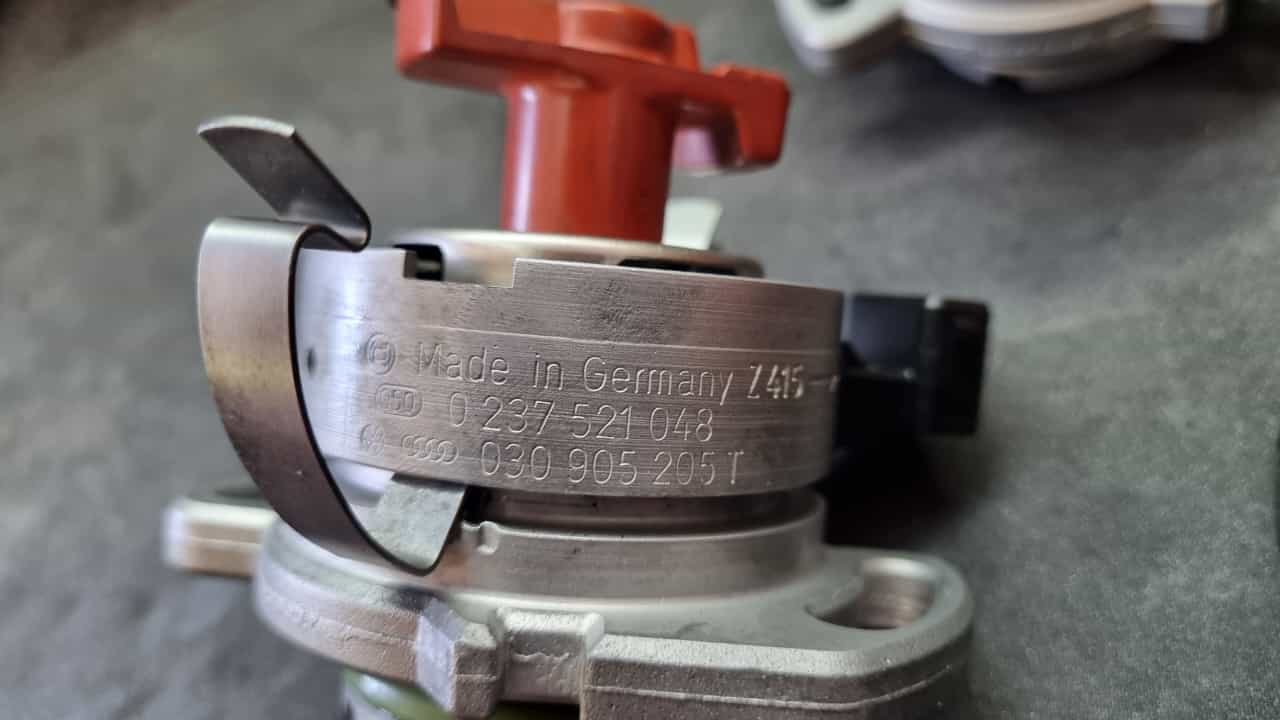 Zündverteiler Polo G40 PY Tauschteil 030 905 205T oder von Bosch 0237521048