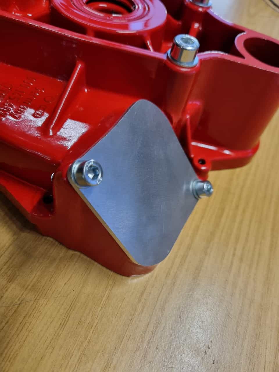 Verschlussplatte für die Bypassseite am Polo G40 G-Lader und am G45 G-Lader