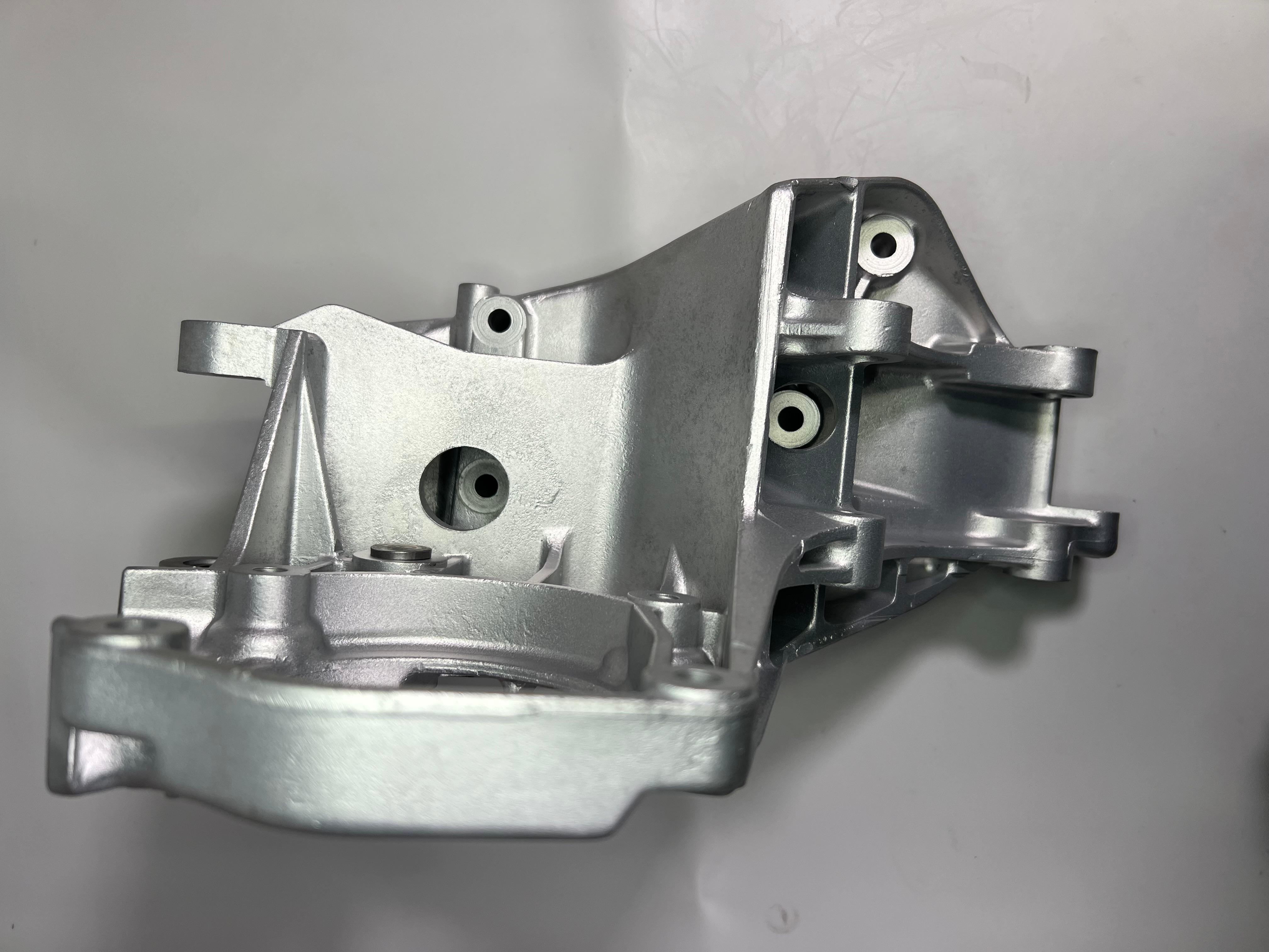 Halter für G60 Lader original Teilenummer : 037 145 491 A