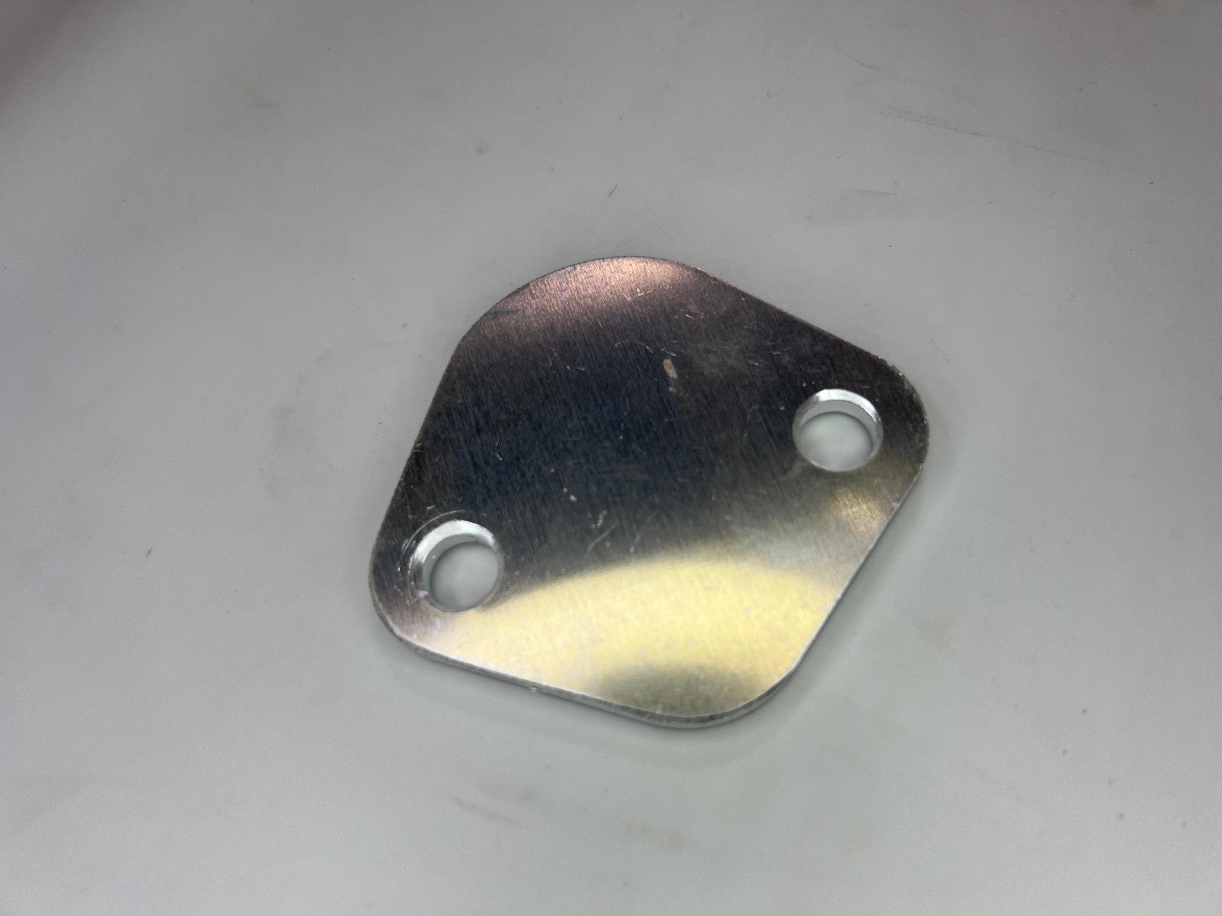 Aluminium Abdeckplatte für die mechanische Kraftstoffpumpe Polo 1 mit Schlepphebelkopf bis Baujahr 1