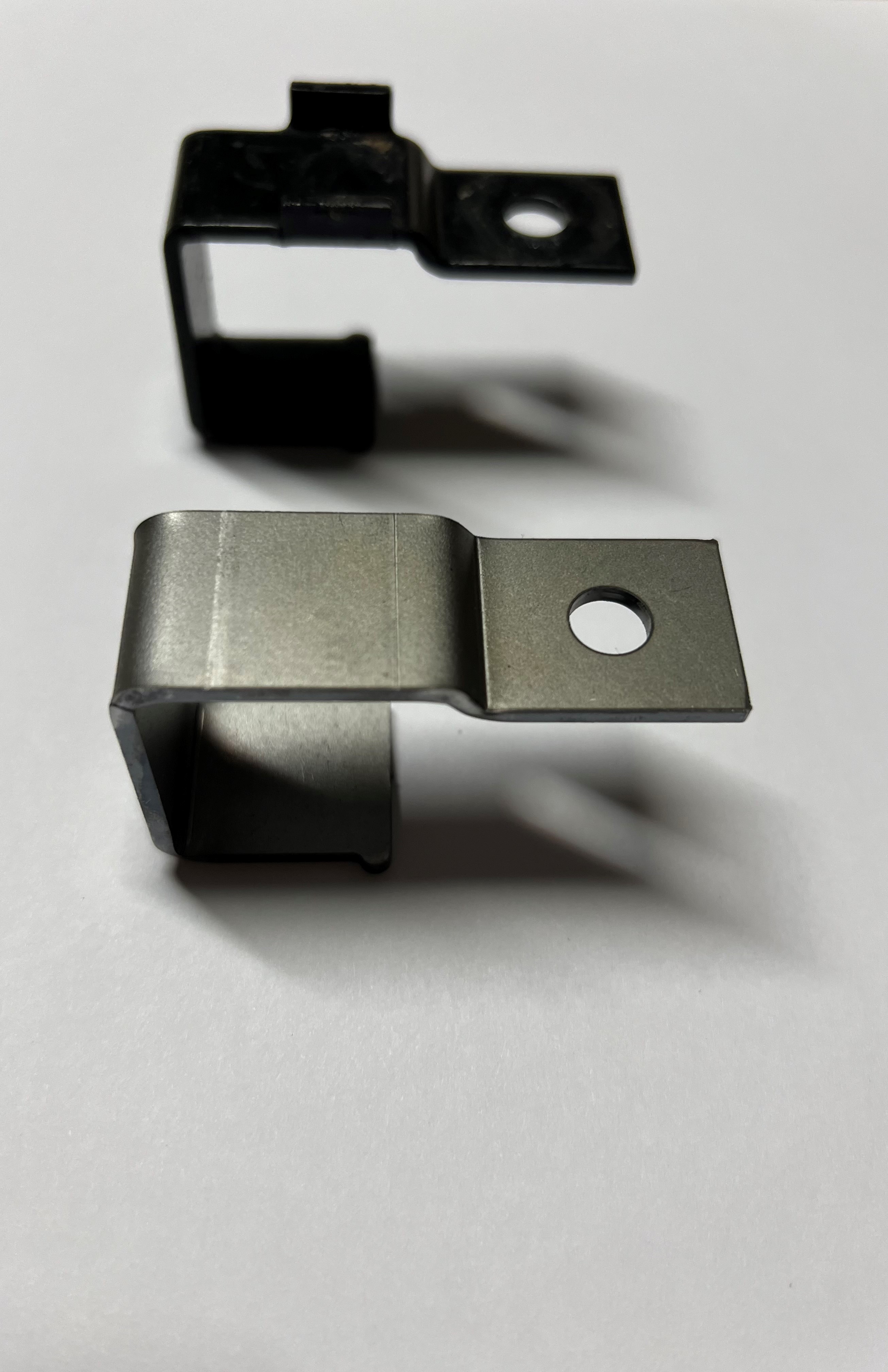 Halter vom Leerlaufsteller , Leerlaufregelventil  G60 PG Original Teilenummer 037 133 446 F