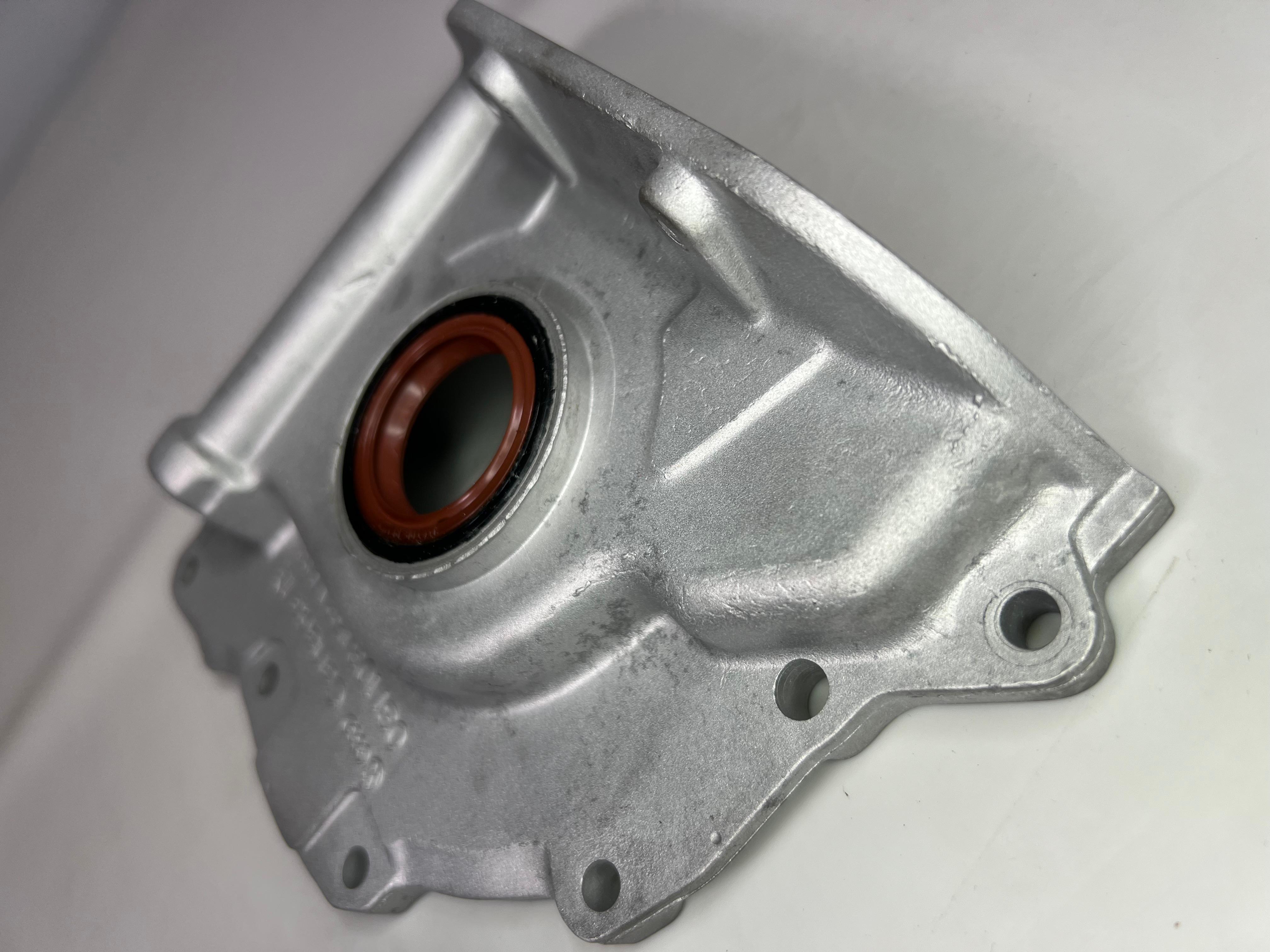 Ölpumpen Deckel Dichtflansch vorne Polo über der Ölpumpe von Baujahr 88 bis 94 original Teilenummer