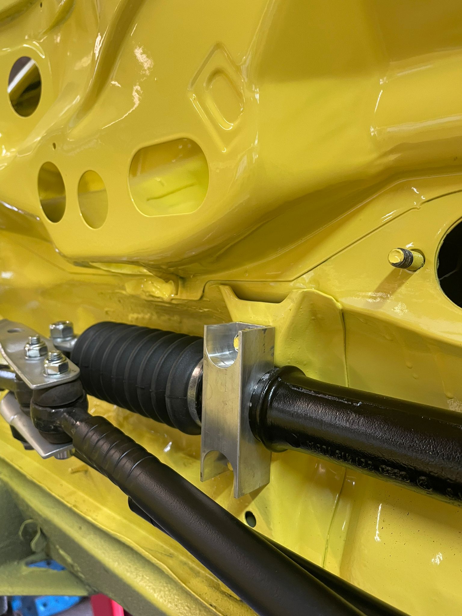 Bügel Befestigung Schelle für Lenkgetriebe Lenkung  Polo G40 VW Polo 86, 86C,2F