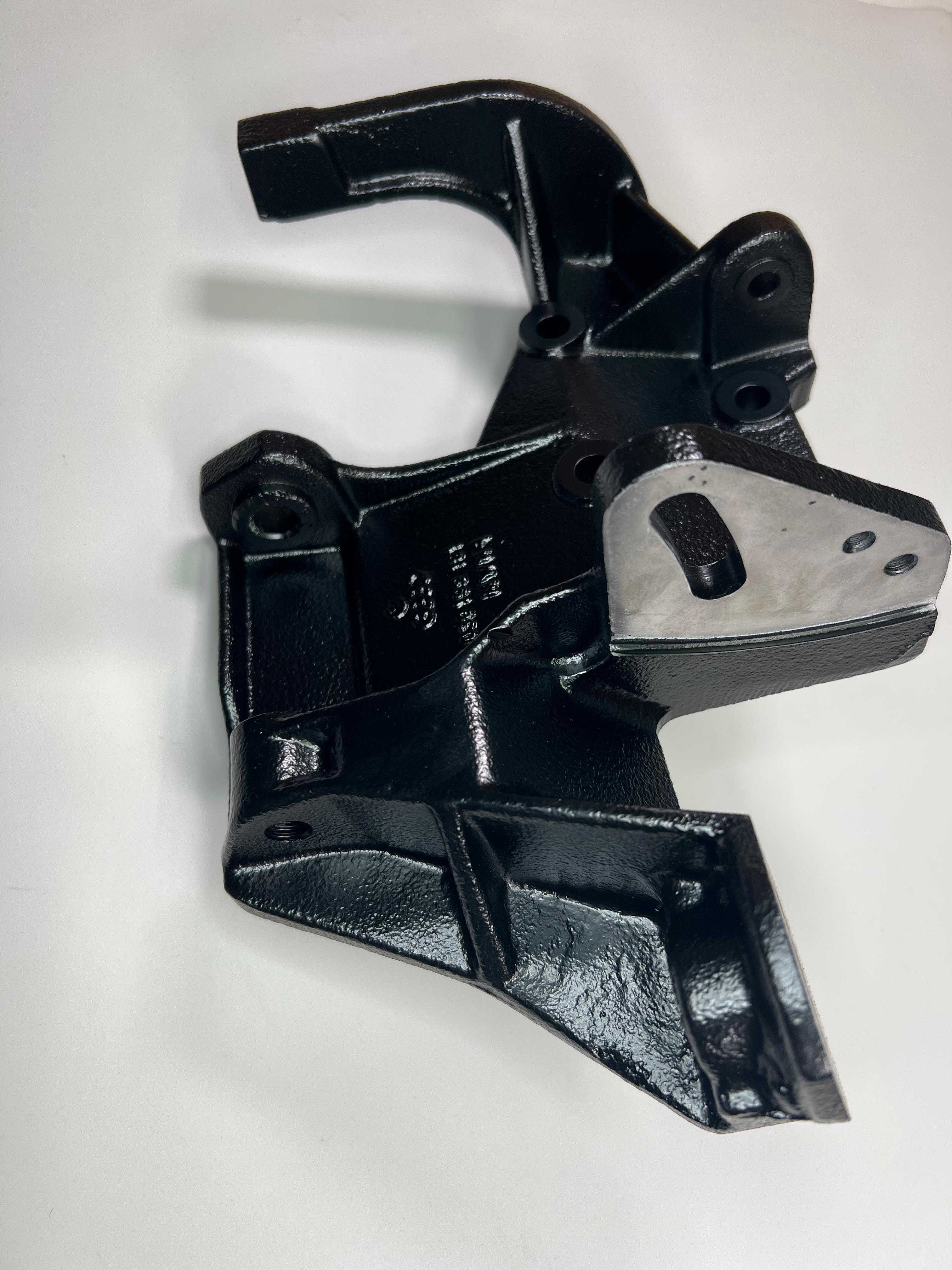 Halter für G40 oder G60 Lader im Polo G40 mit 3 Befestigungsschrauben