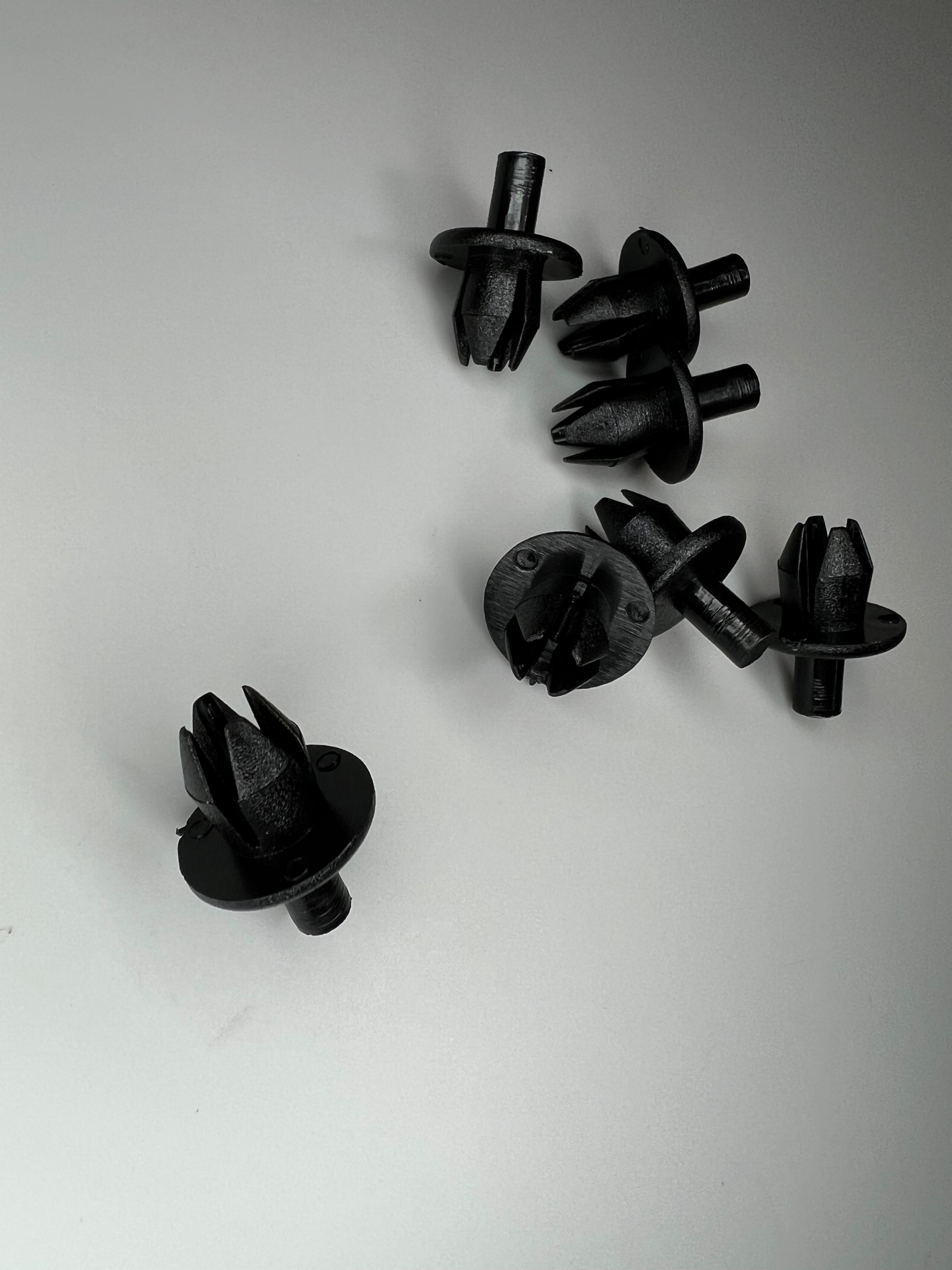 Spreitzniete für den Stoßfänger Polo G40   Original Teilenummer : N  038 549 1
