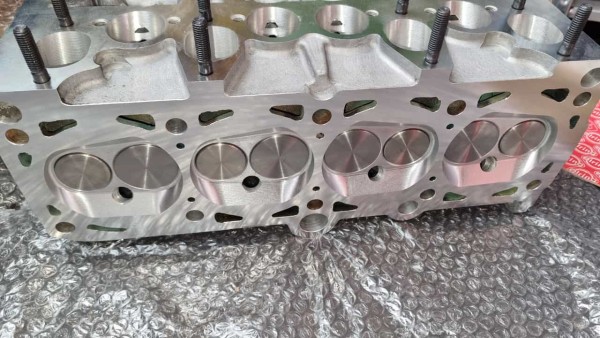 Zylinderkopf Rennsport CNC G60 Neuteil aus einem Rohlin gefertigt von TK Motorsport bearbeitet 