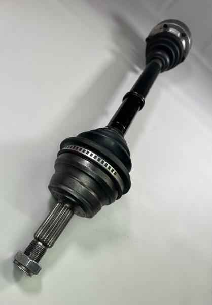 Antriebswelle kurz Golf 1 Vento Caddy Audi mit 020 oder 02A Getriebe 
