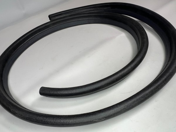 Dichtung für die Wasserkastenabdeckung am Windlauf für Polo 86C