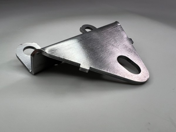 Stütze Halter am Benzindruckregler Kraftstoffdruckregler VW G60 