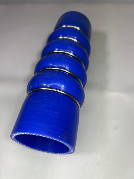 Polo G40 Ladedruckschlauch (ID 55mm, lang) vom Lader zum Ladeluftkühler, blau gewellt 
