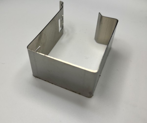 Halteklammer Polo G40 für den Kraftstofffilter Polo G40 Catchtank außen am Tank