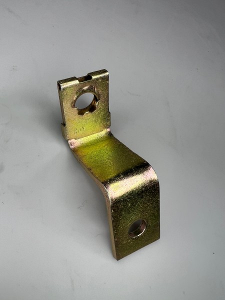 Halter mit Clip für die Kraftstoffpumpe Modelle Polo G40 an der Kraftstoffpumpe neben dem Tank