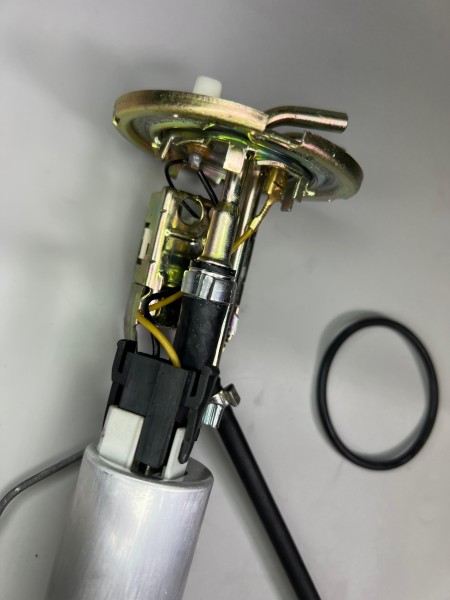 Tankgeber mit Kraftstoffpumpe im Kraftstofftank für Polo G40 im Tausch