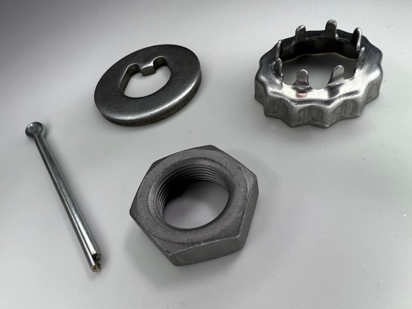 Radlagermutter mit Kronenmutter Einstellplatte Druckplatte und Splint für die Trommelbremse 