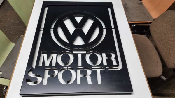 VW-Motorsport Limited Edition Wandschild aus Blech