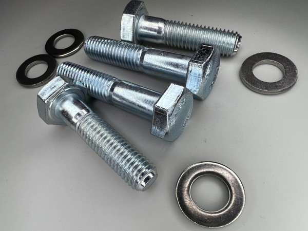 Schraube 6 Kant für den G40 Lader Halter an den Motorblock 