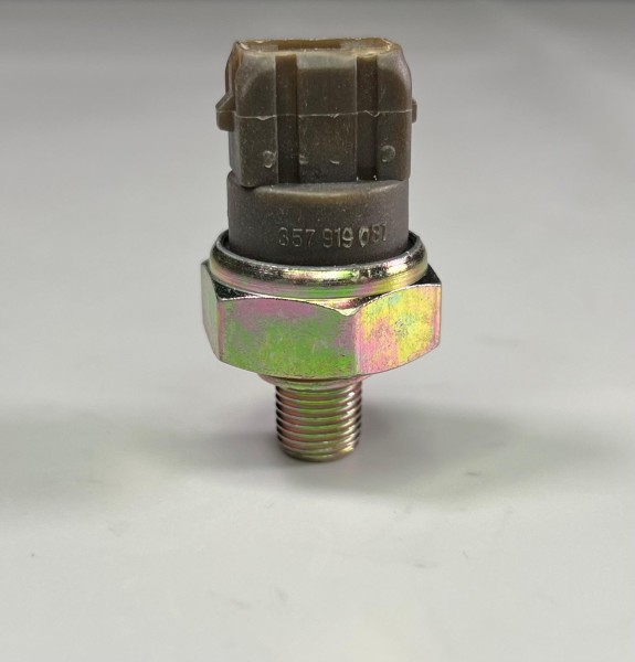 Kraftstoffdruckschalter Schalter für Kraftstoffdruck für G60 Motoren original Teilenummer : 357 919 081