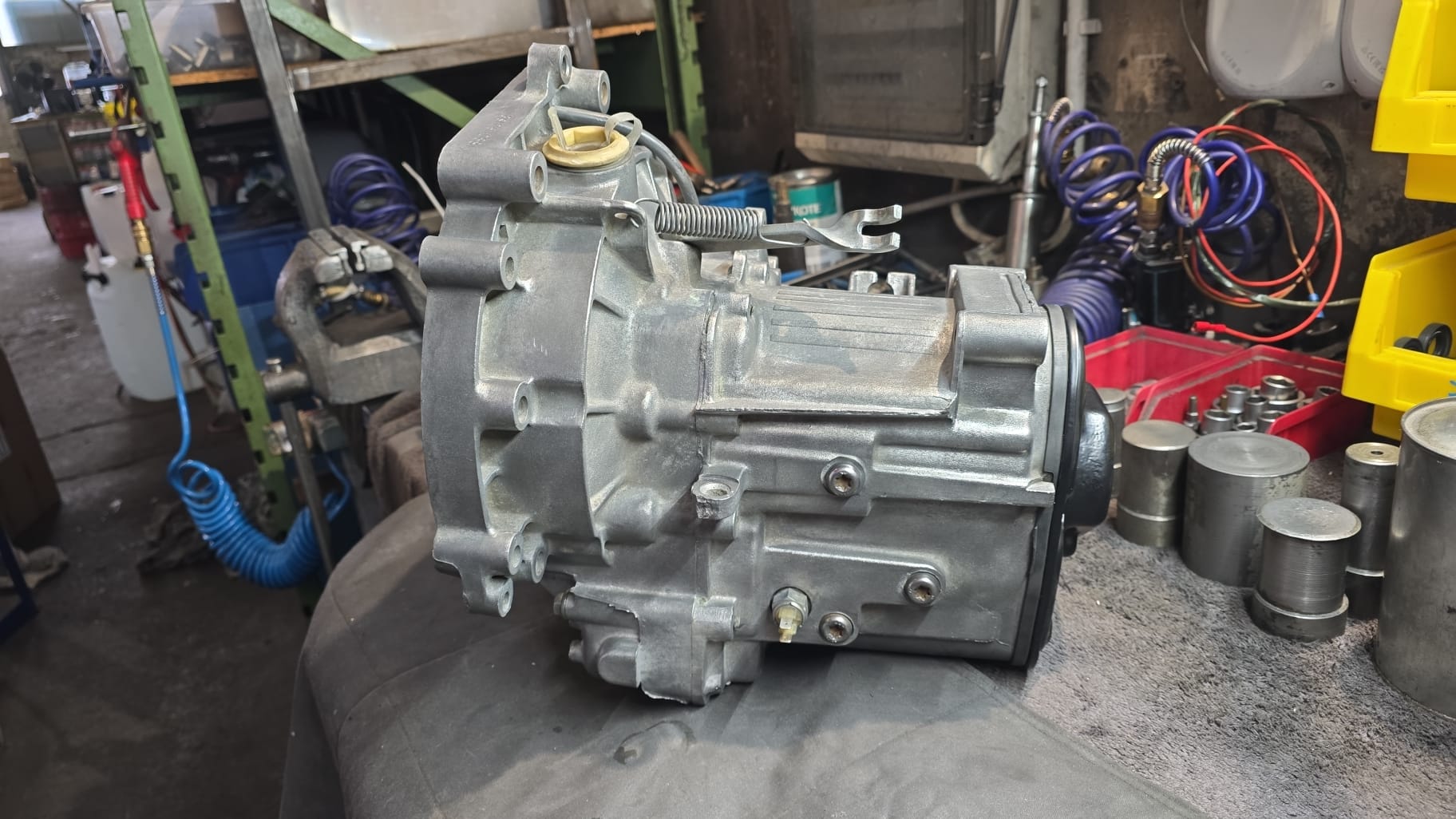 Polo-G40-Getriebe-085-mit-Sperre-von-Rot