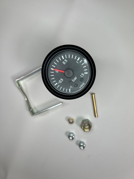 Ladedruck Anzeige von Continental von unterdruck 1,0 bis 1,5 bar Ladedruck für Polo G40 und die G60 Motoren mit dem Einbau Kit und dem Schlauch von der Anzeige bis zum Benzindruckregler Unterdruck Anschluss 
