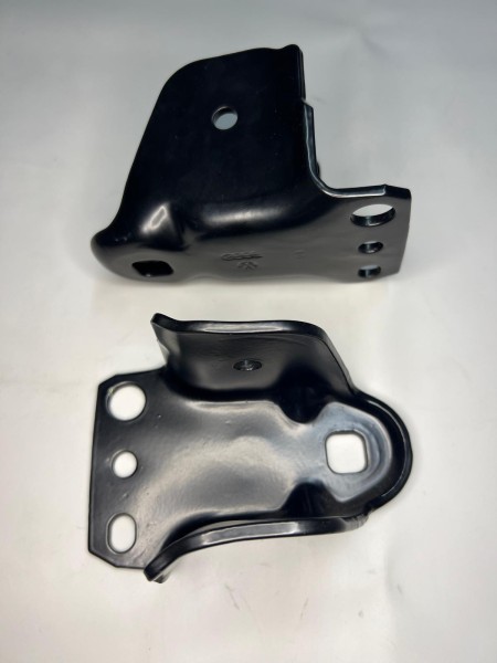 Lagerbock Halter für die Hinterachse zwischen Karosse und Hinterachse